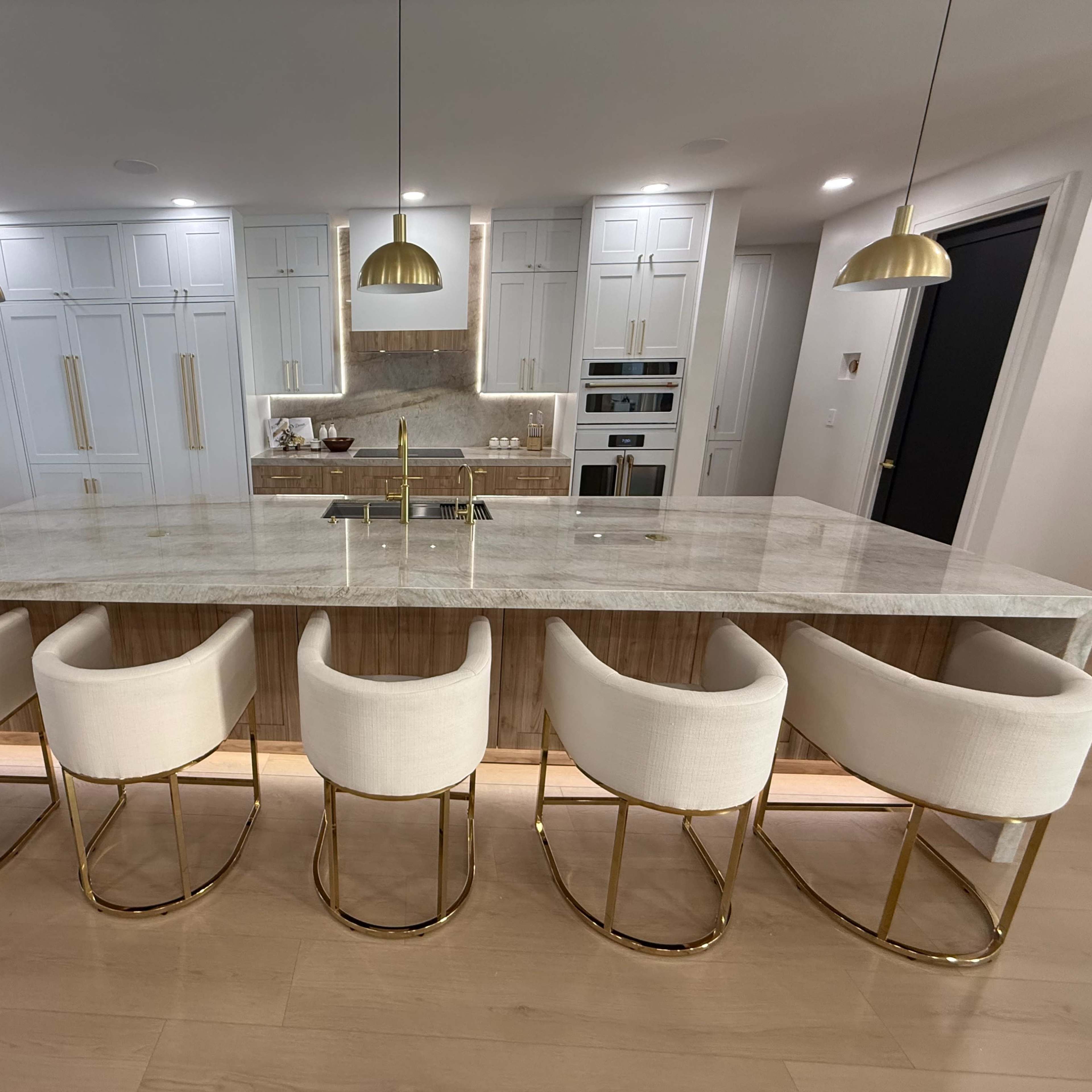 Modern Farmhouse with Minimalist Design – Ideal for Photo, Video & Content Productions Image in , Miami, FL