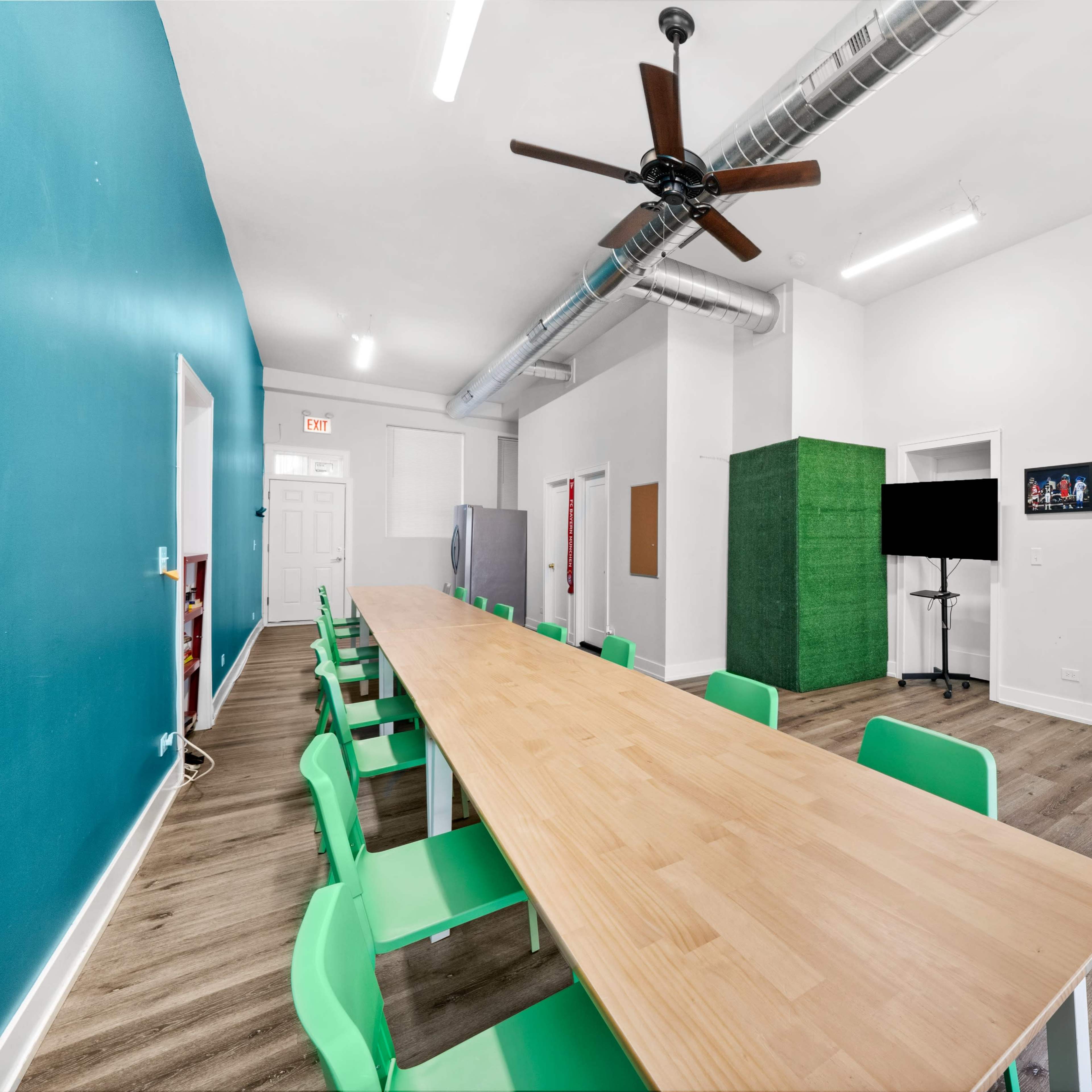 Trendy Space Perfect for Meetings, Events & Seminars Image in Albany Park, Chicago, IL