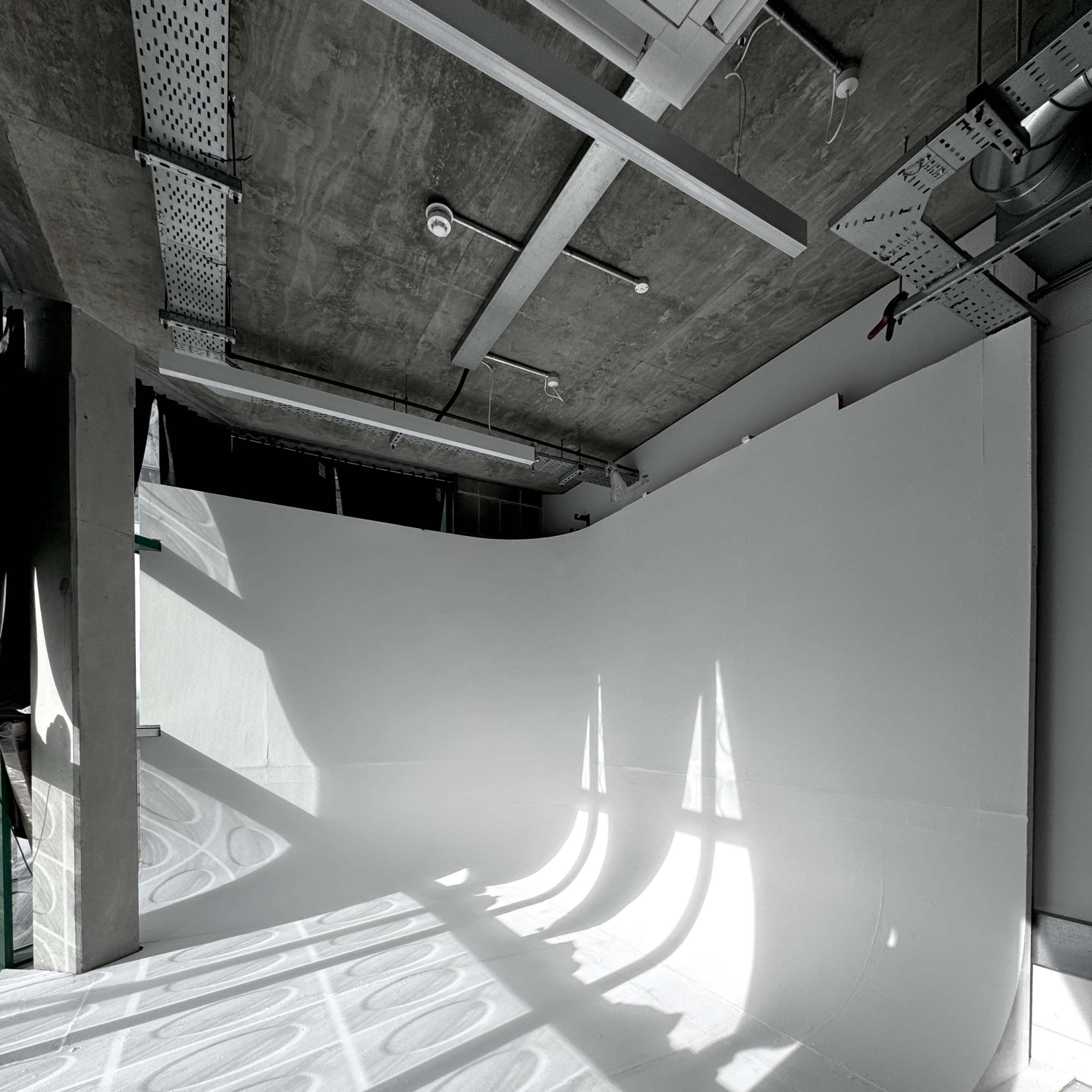 Natural light Photography Studio with panoramic windows Image in Greenwich, London, England