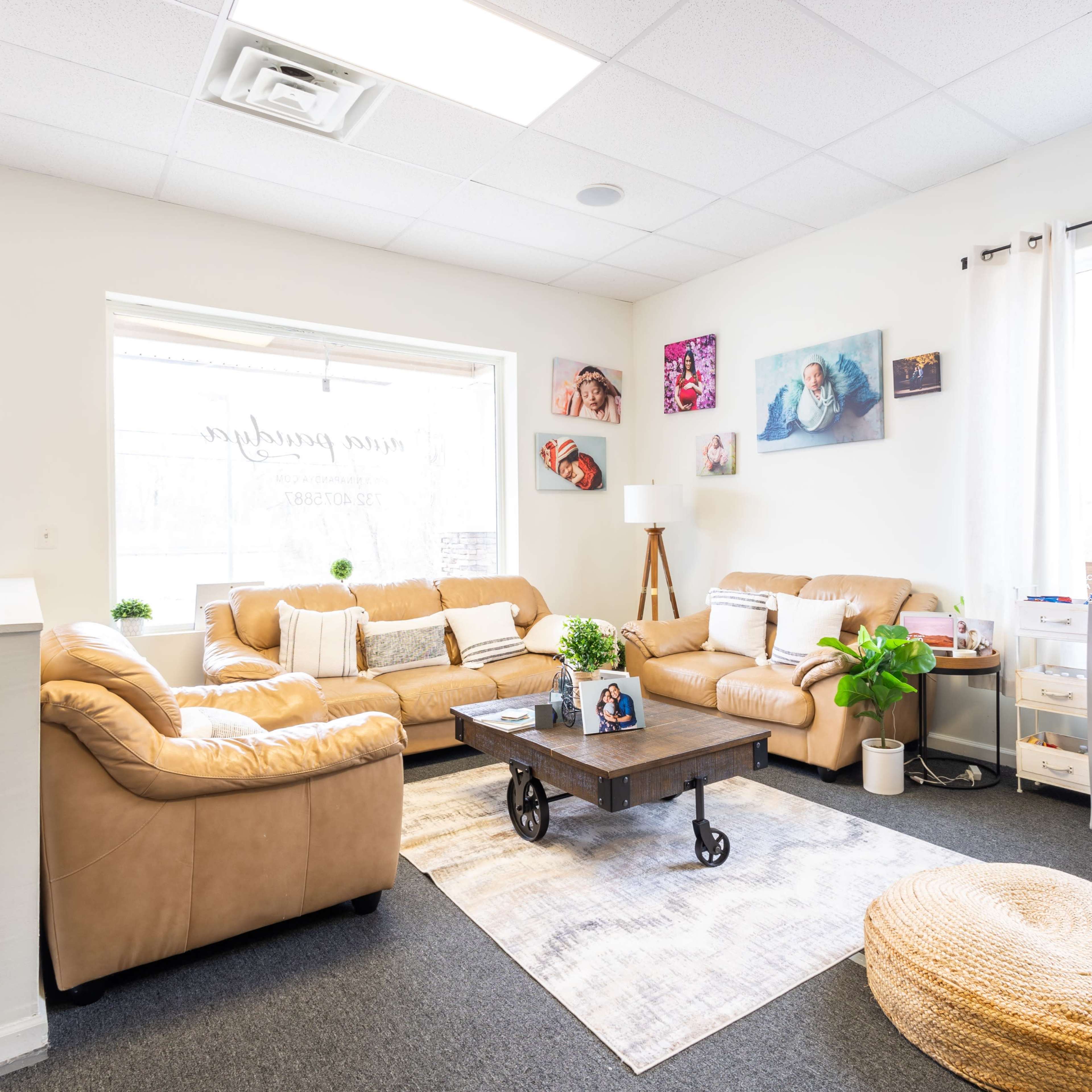 Spacious 1200 SF Studio with lots of natural light and high ceilings. Attached bathroom. Image in Windsor, Robbinsville Township, NJ
