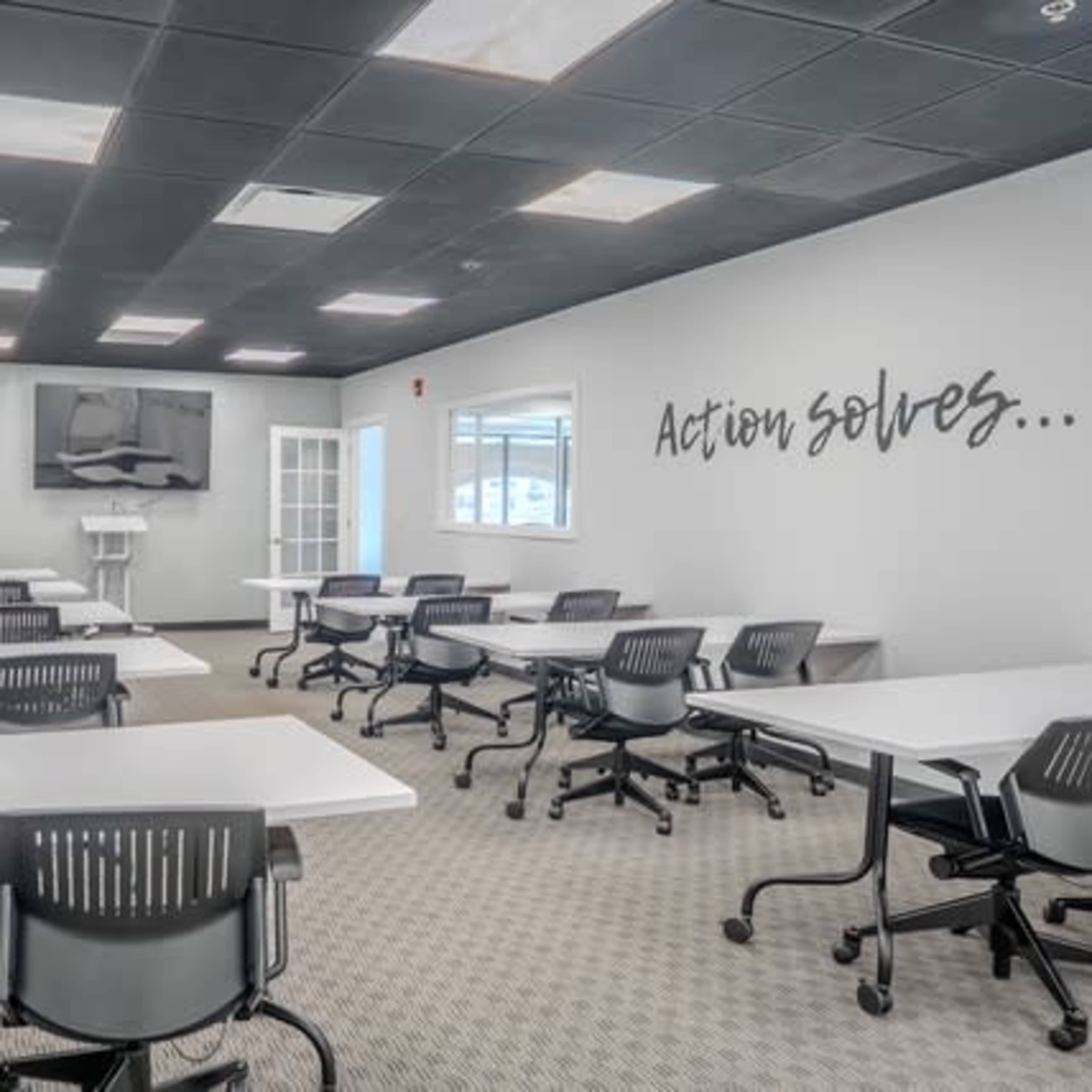 40 people Office space perfect for trainings and seminars! Image in Fort Lee, Fort Lee, NJ