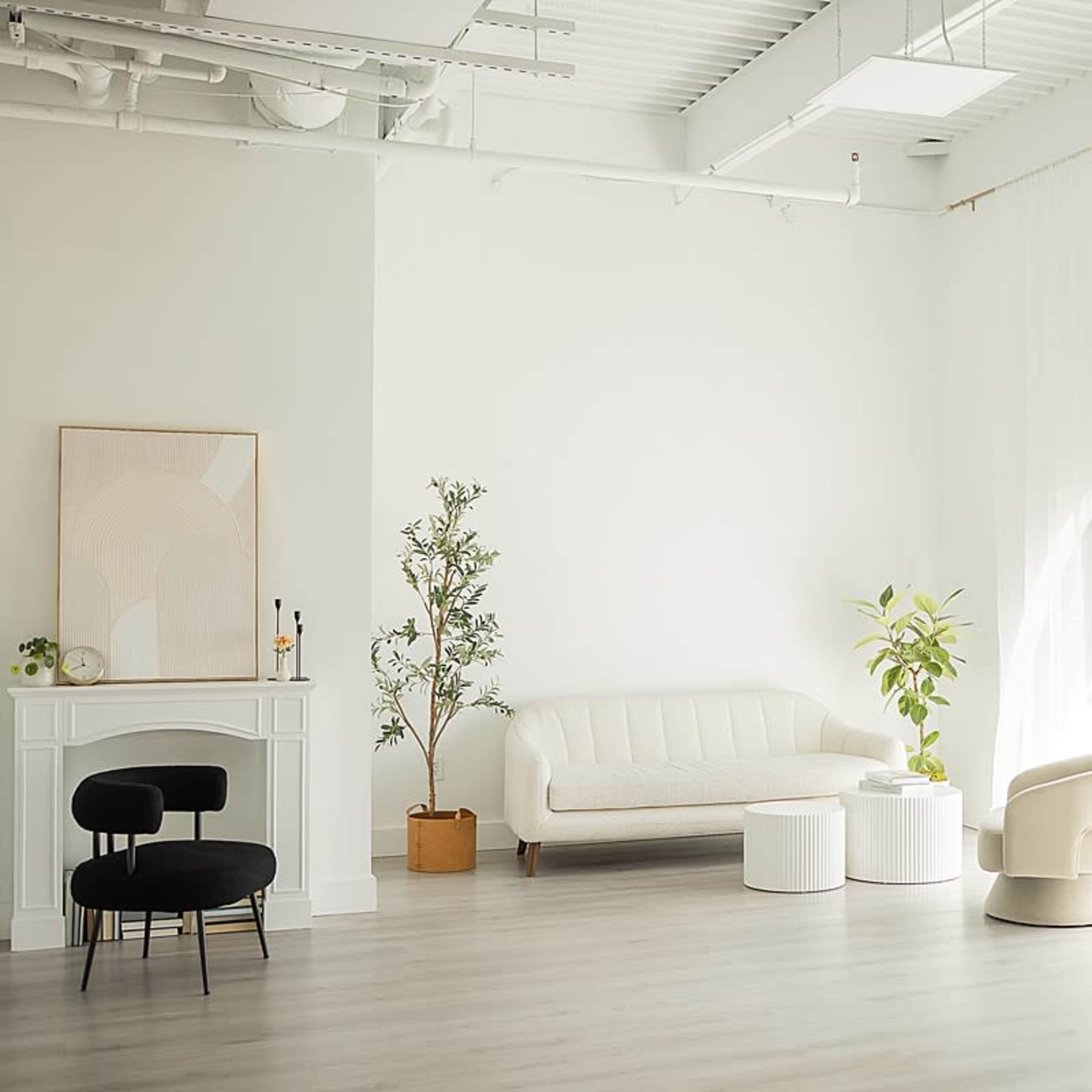Light-Filled Alpharetta Loft with Iconic Arch Windows Image in Milton, Milton, GA
