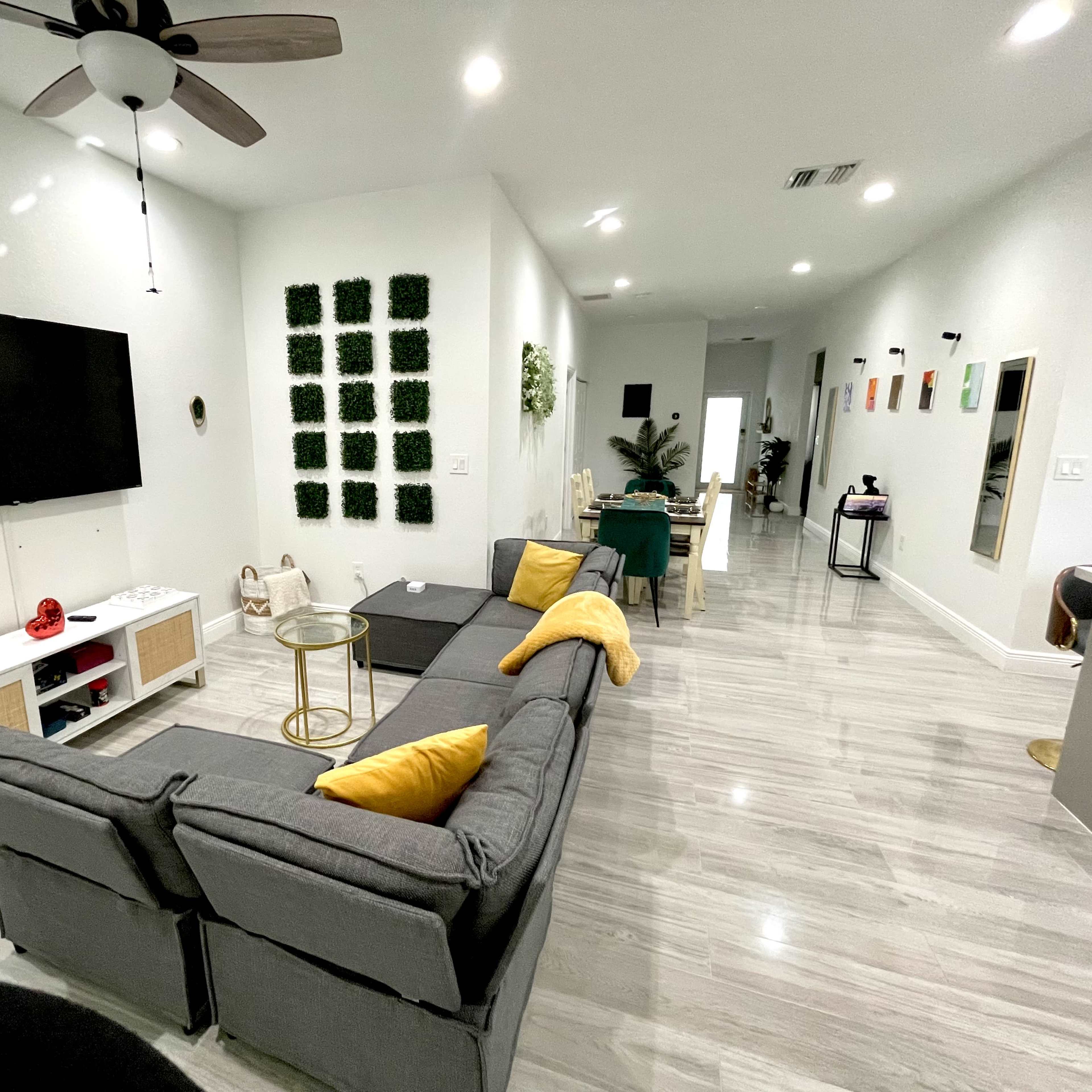 Luxury Home with 3 Unique Bedrooms and Long Hallway Image in Pompano Beach, Pompano Beach, FL