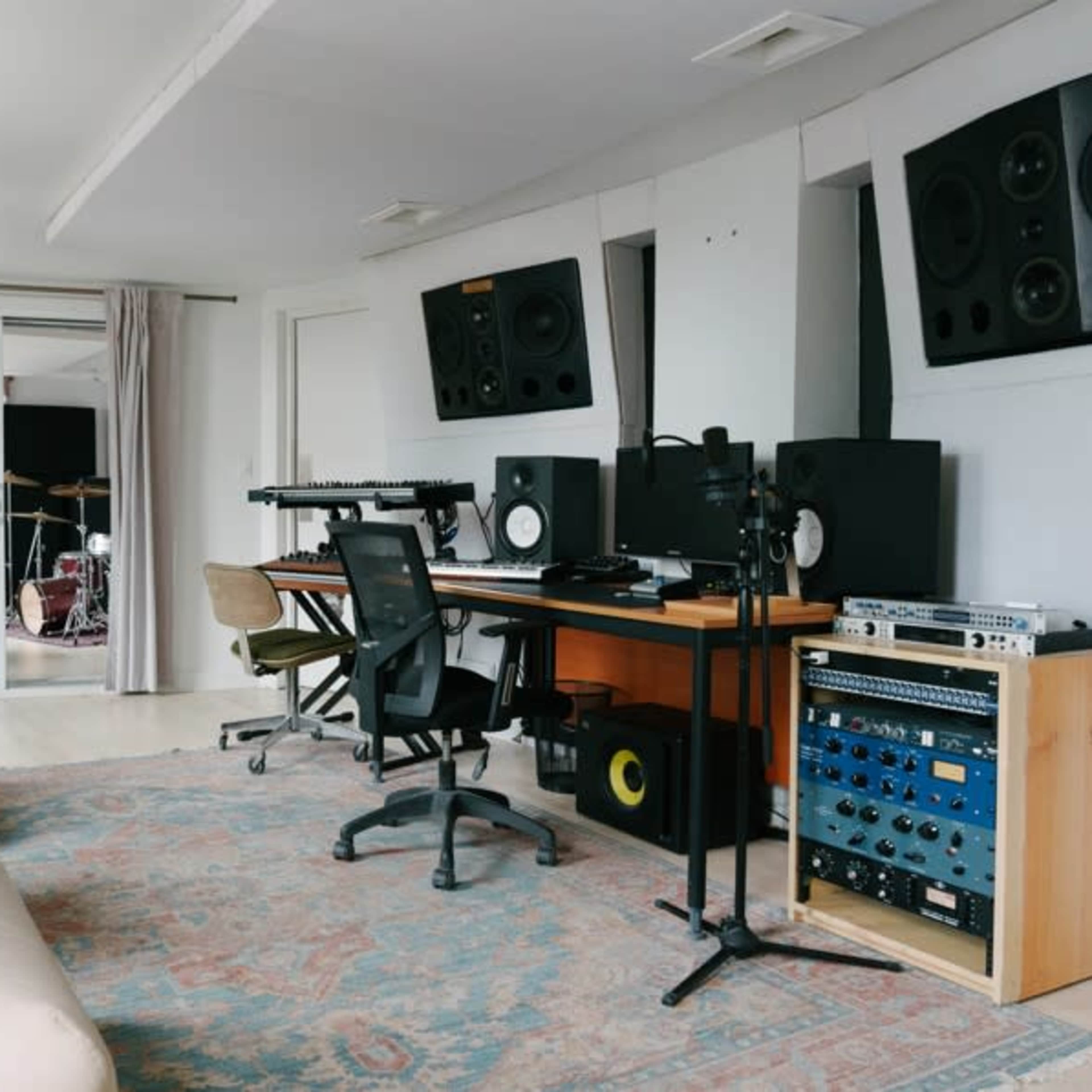 Cozy Music Recording Studio Downtown Toronto Image in St. Lawrence, Toronto, ON