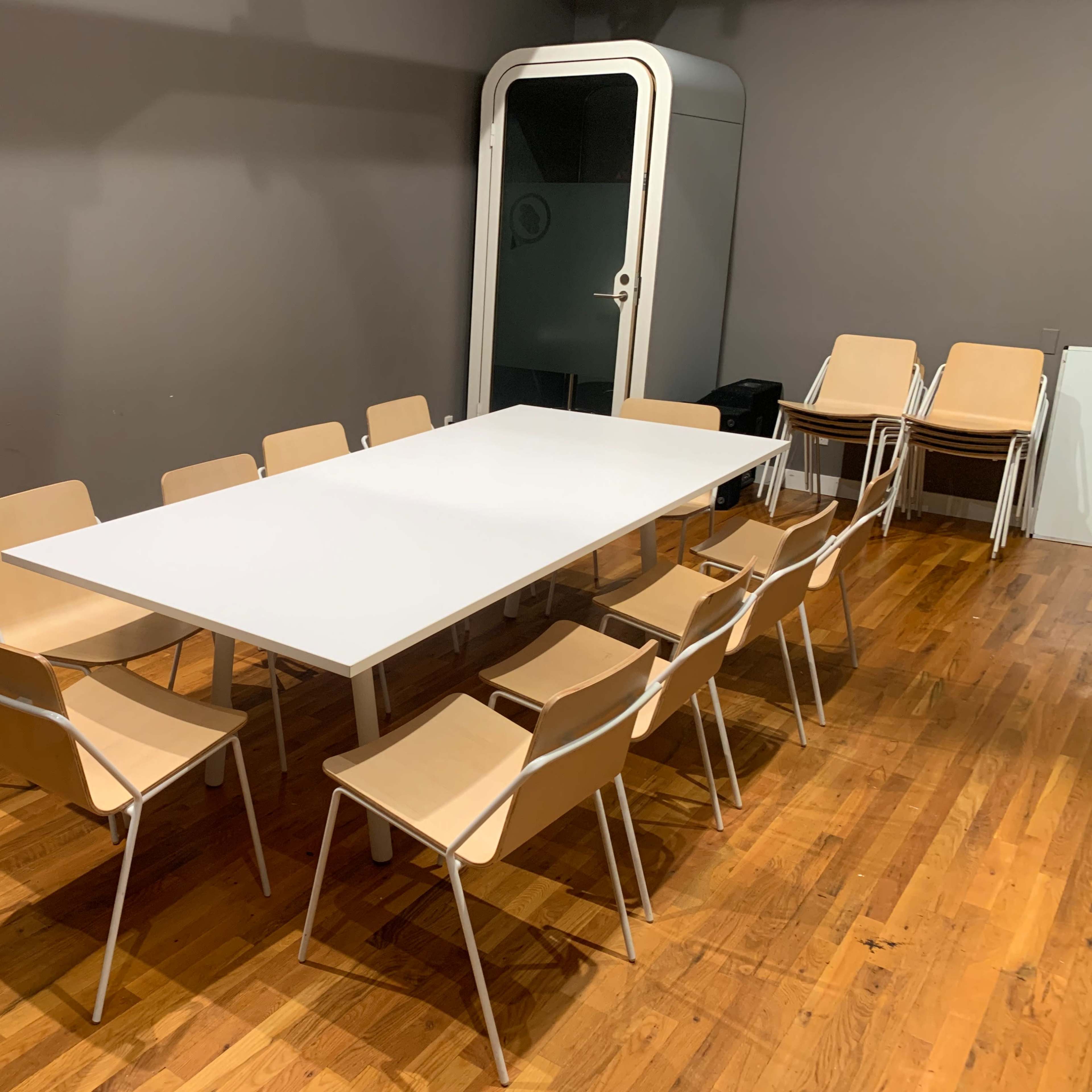 Affordable Midtown West Studio with Conference Table and Large Screen Monitor (Studio 4) Image in Midtown Manhattan, New York, NY