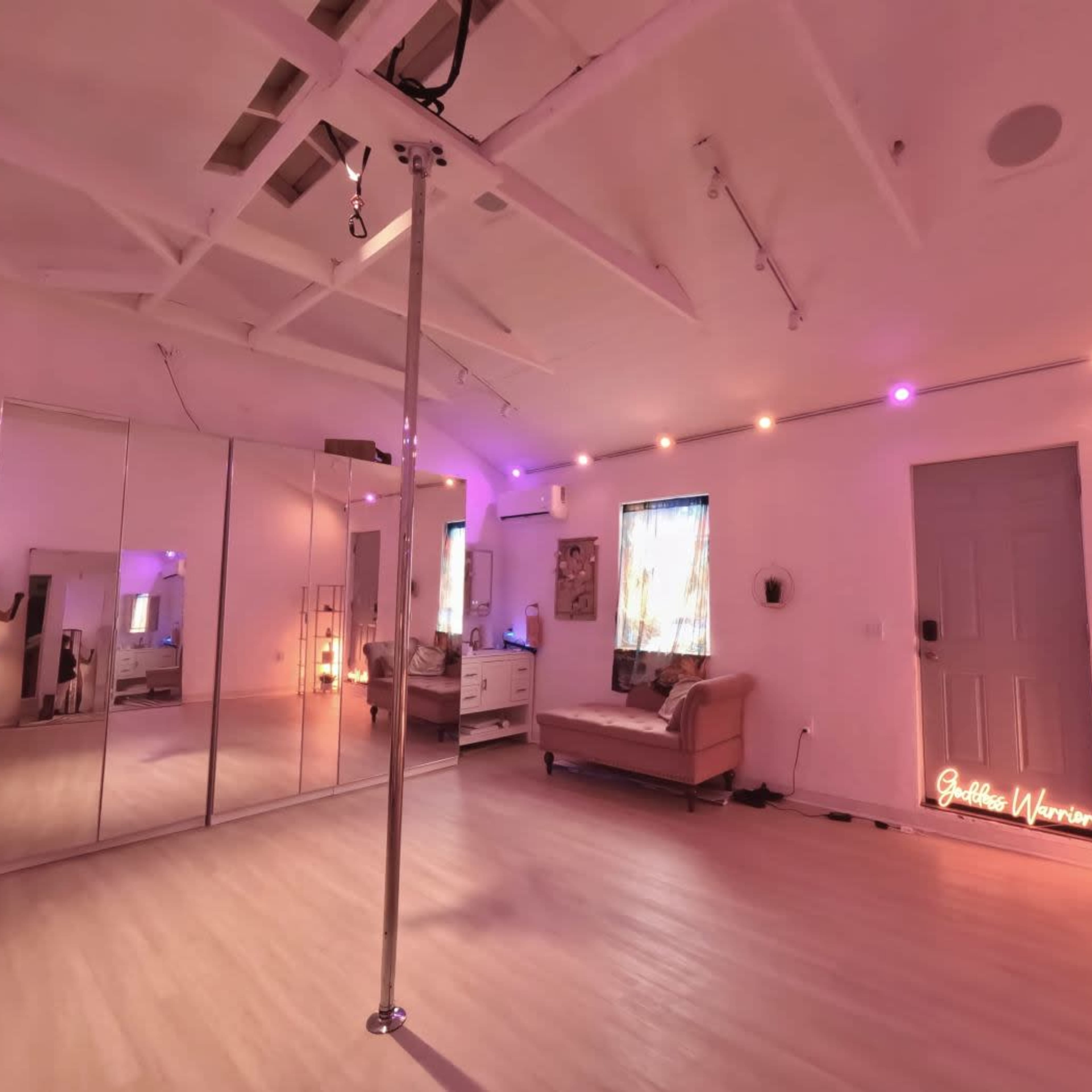 Studio Space in the Valley Image in Van Nuys, Los Angeles, CA