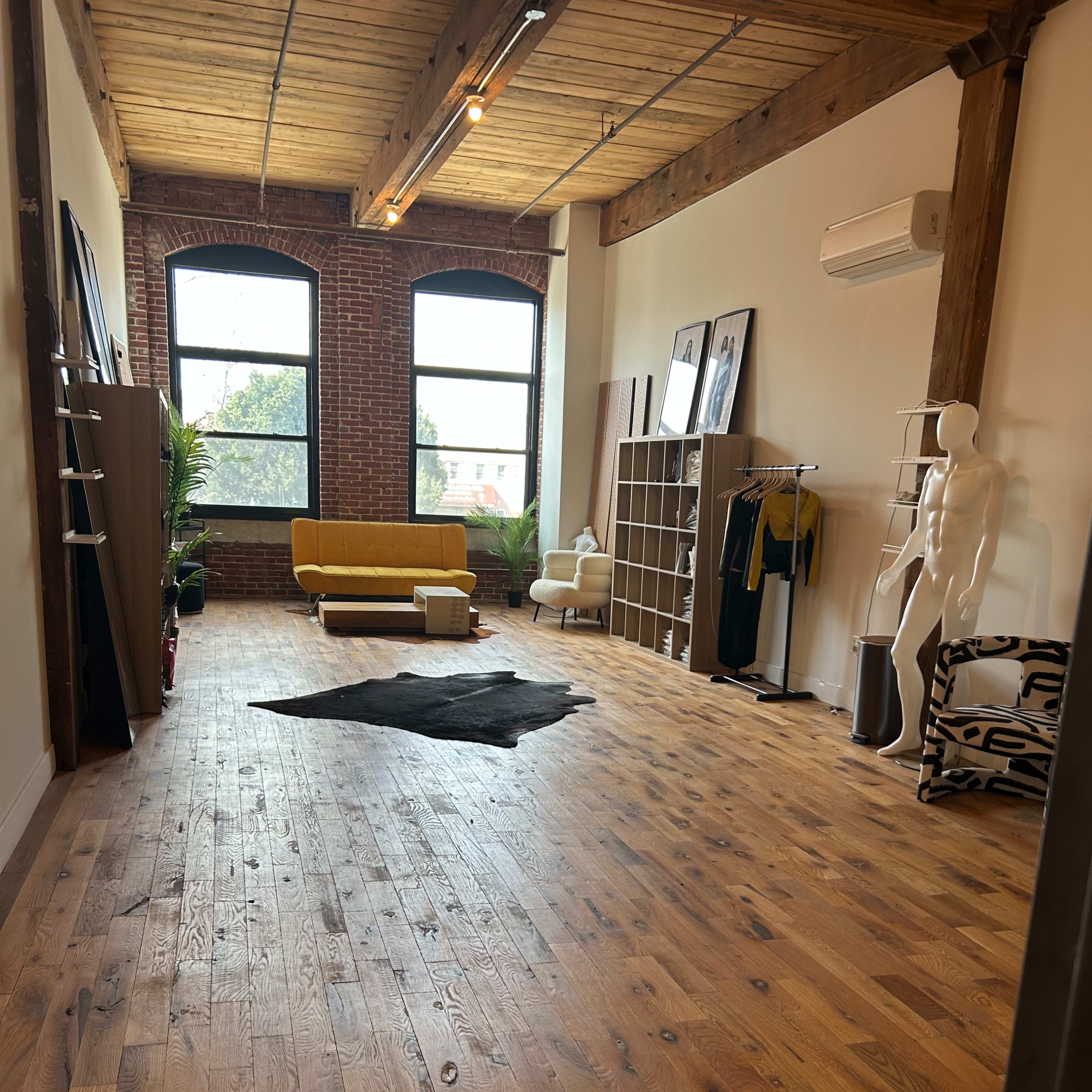 Industrial Creative Loft Studio w/ Retail Fixtures Image in Upper North Philadelphia, Philadelphia, PA