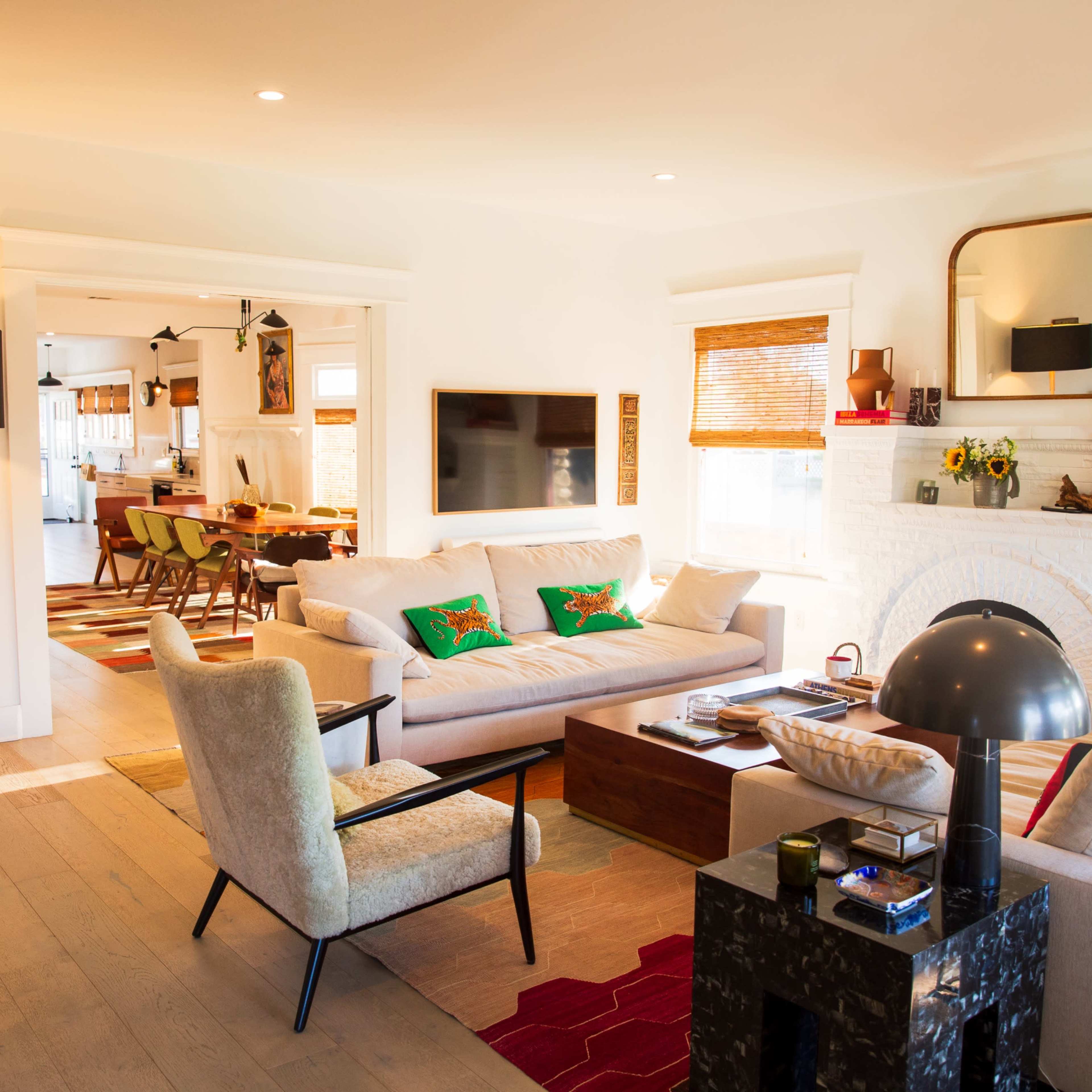Beautiful renovated & remodeled 1910 Craftsman on walking street in historic zone Image in Jefferson Park, Los Angeles, CA
