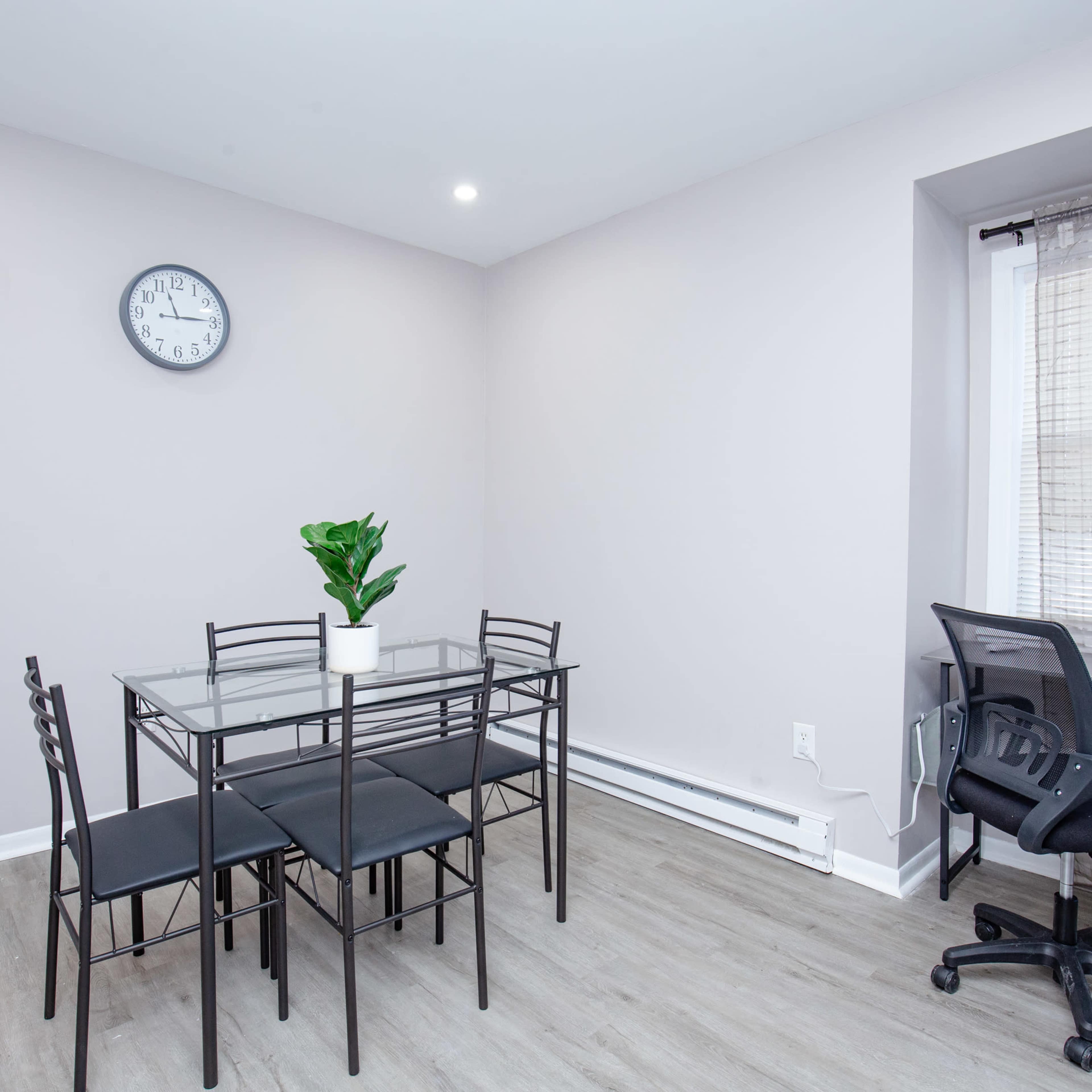 Cozy 2BR Home | 30 Min NYC | Yard + Free Streaming Image in East Orange, East Orange, NJ