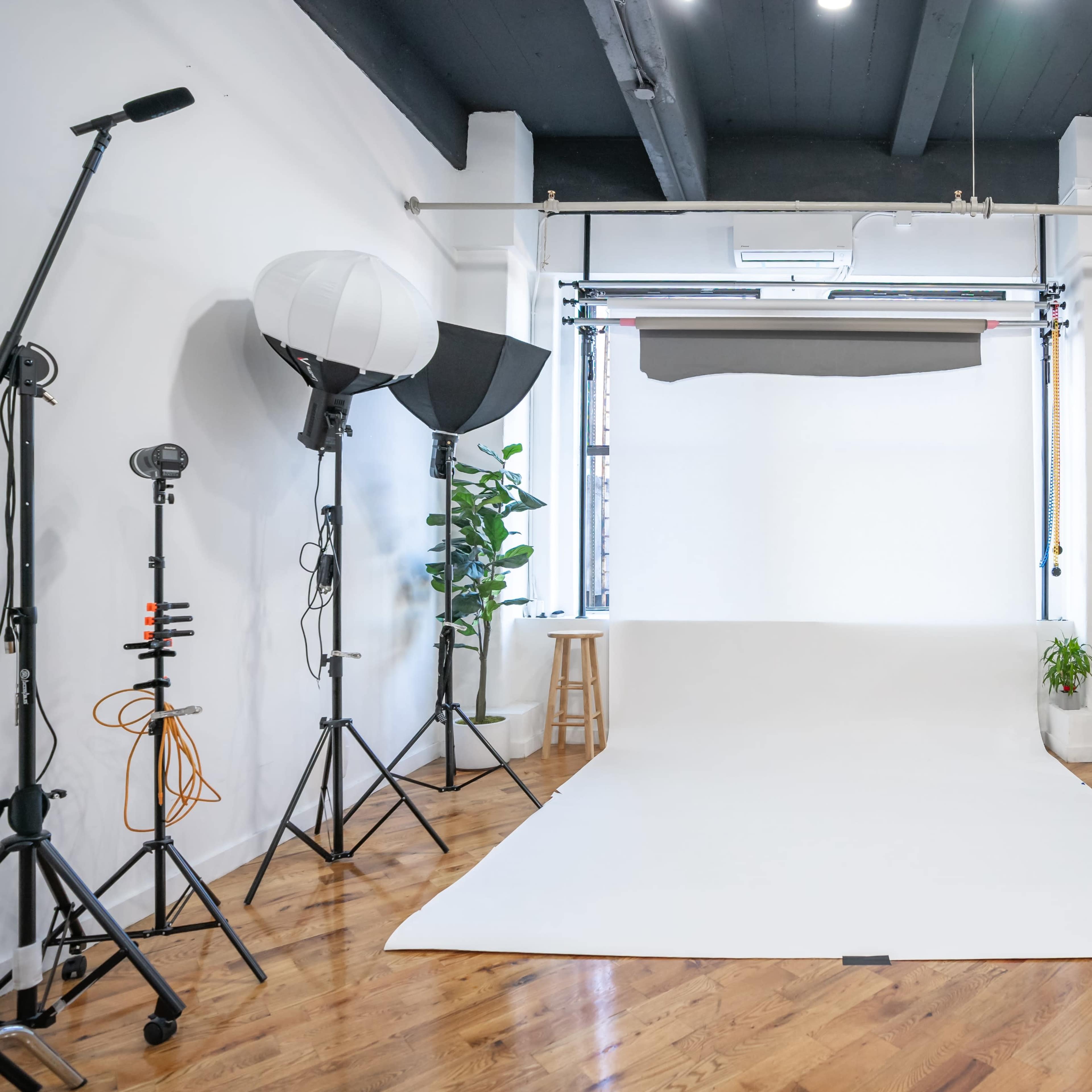 Sunny Studio w. Breathtaking Bridge & City Views Image in Dumbo, Brooklyn, NY