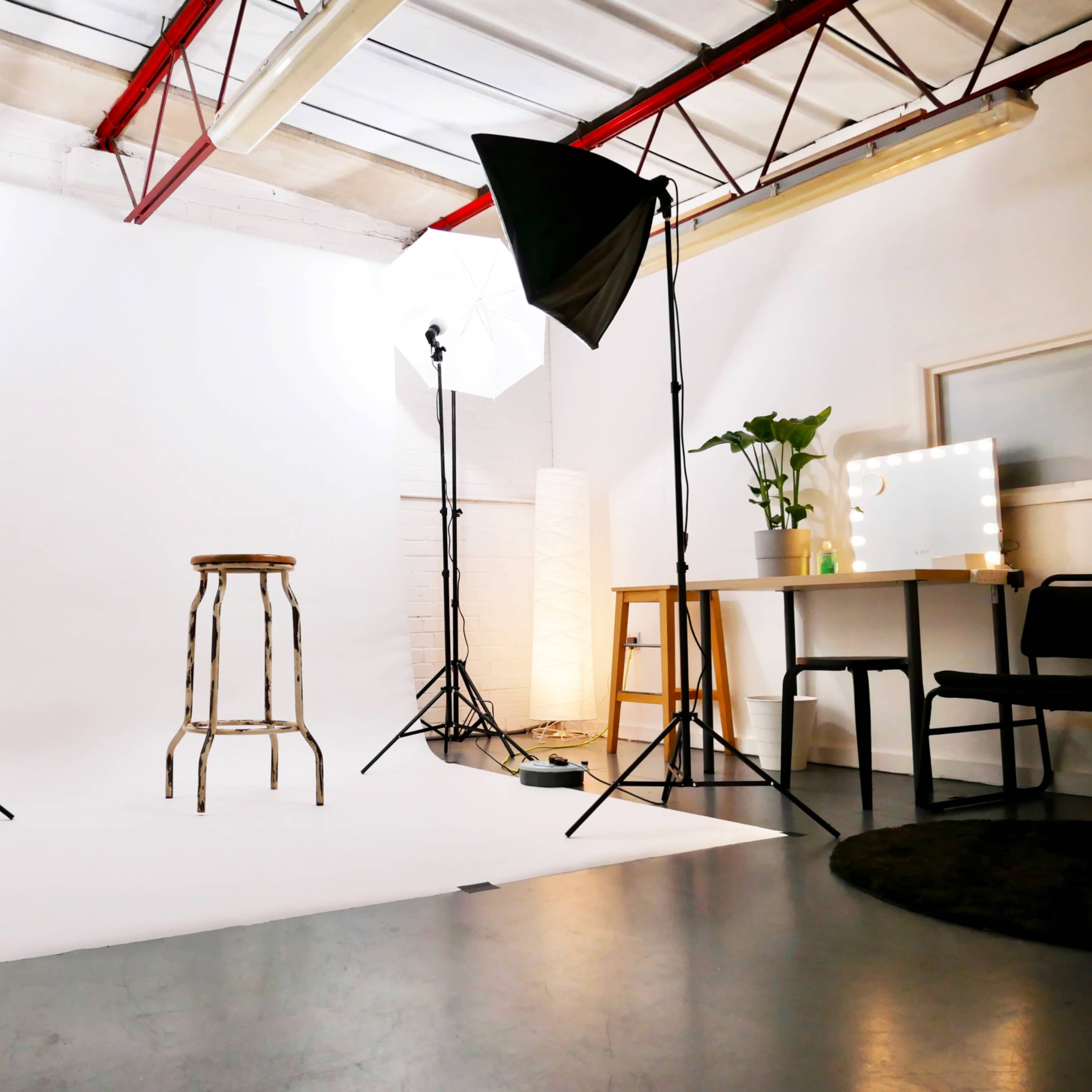 Affordable Natural light photography studio in Deptford, all kit included. Image in Greenwich, London, England