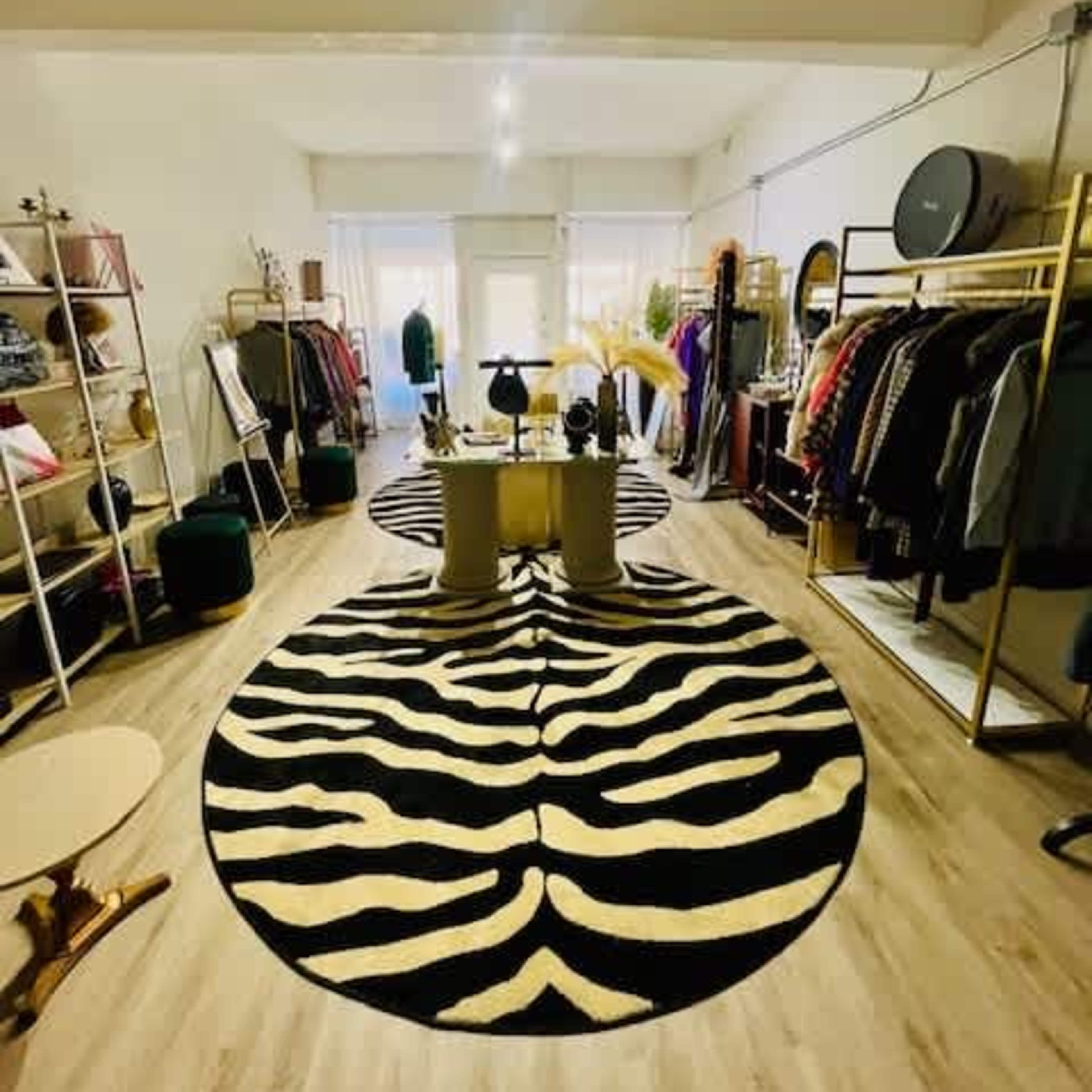 Lower East Side Gallery/Retail/Studio Space- White Box Image in Yankee Hill, Milwaukee, WI