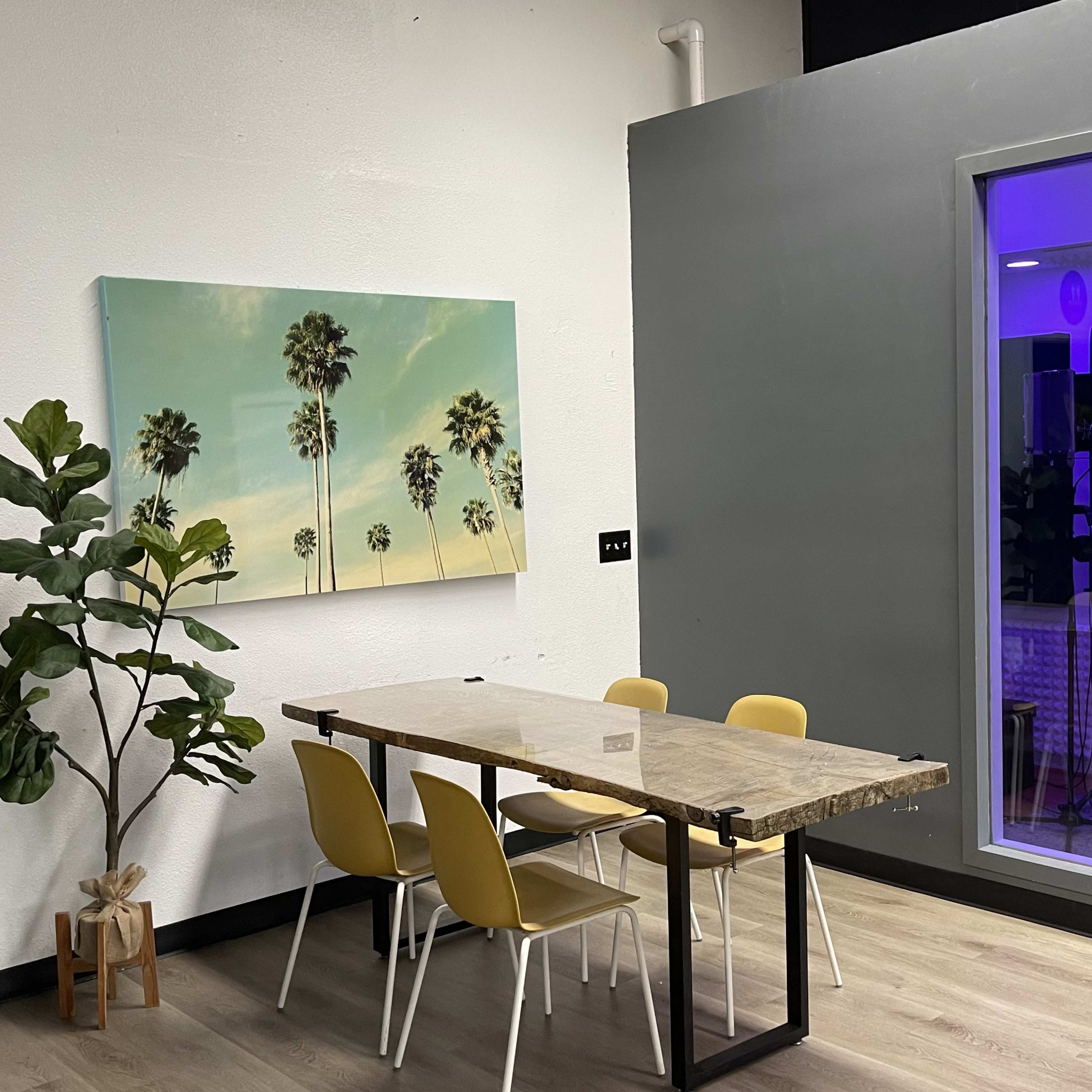 Sacramento Recording Studio with Lounge Image in Fair Oaks, Fair Oaks, CA