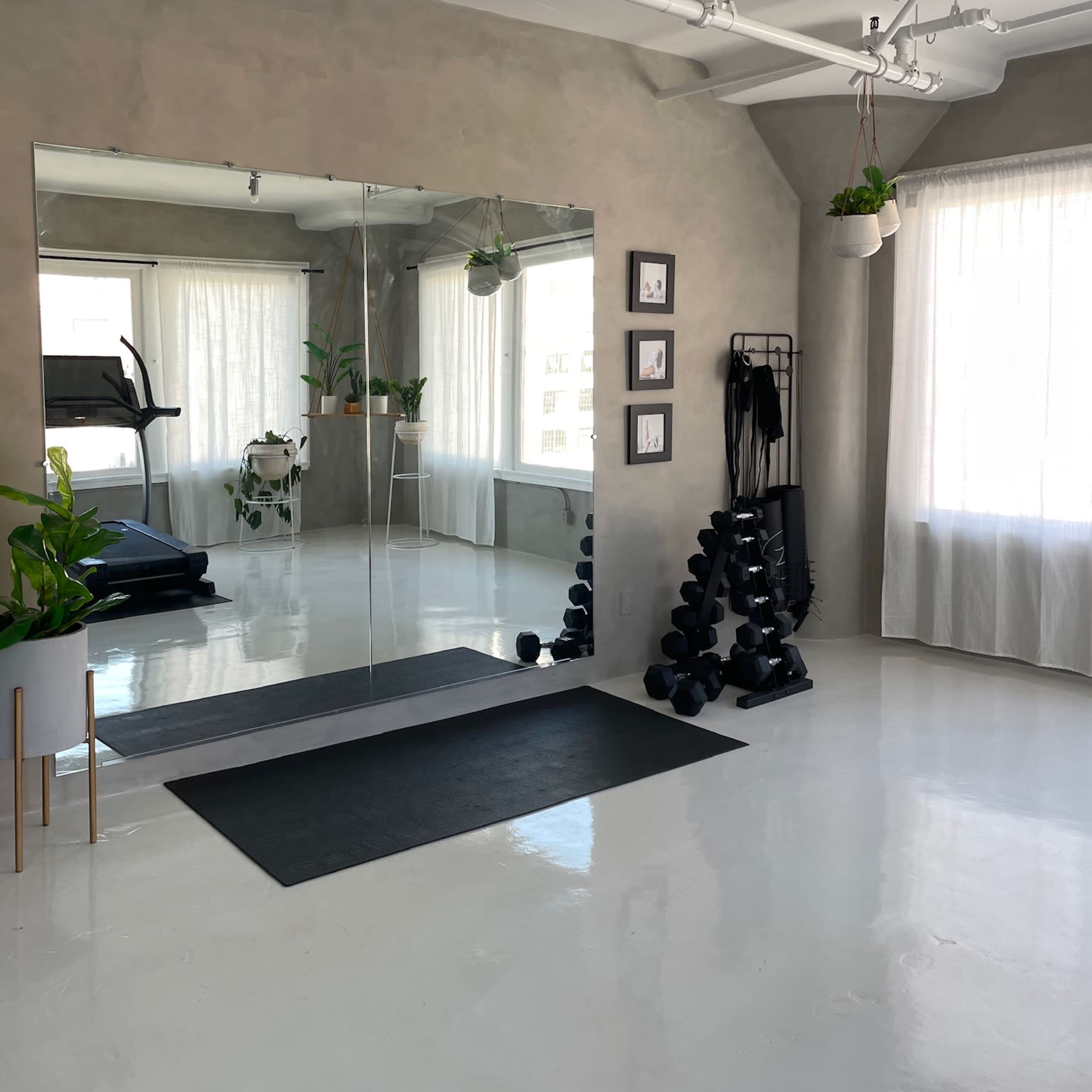 Sun Drenched DTLA Gym w/ Sauna + Photo Studio Image in Central LA, Los Angeles, CA