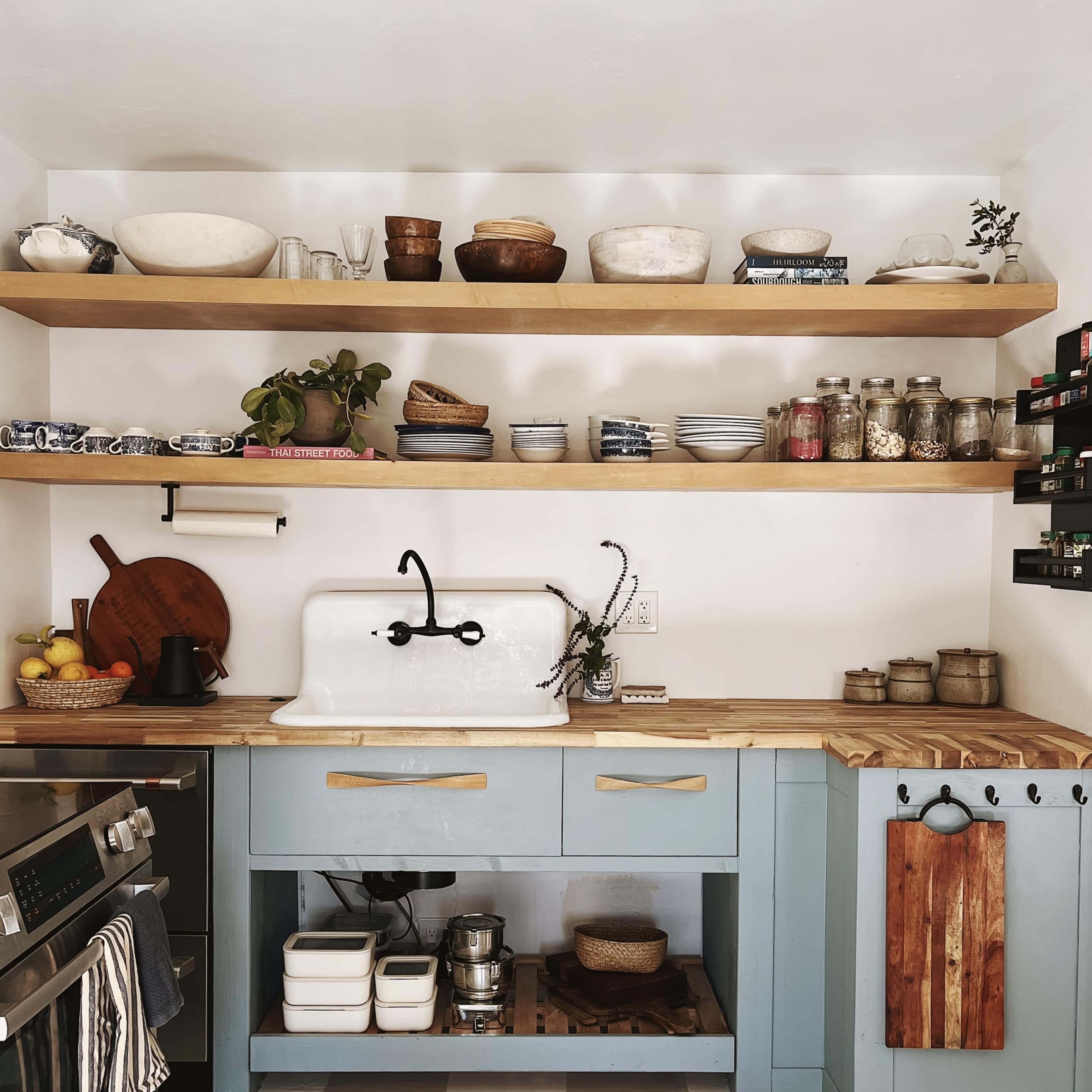 Adorable Kitchen & Cozy Coastal Cottage Image in Leucadia, Encinitas, CA