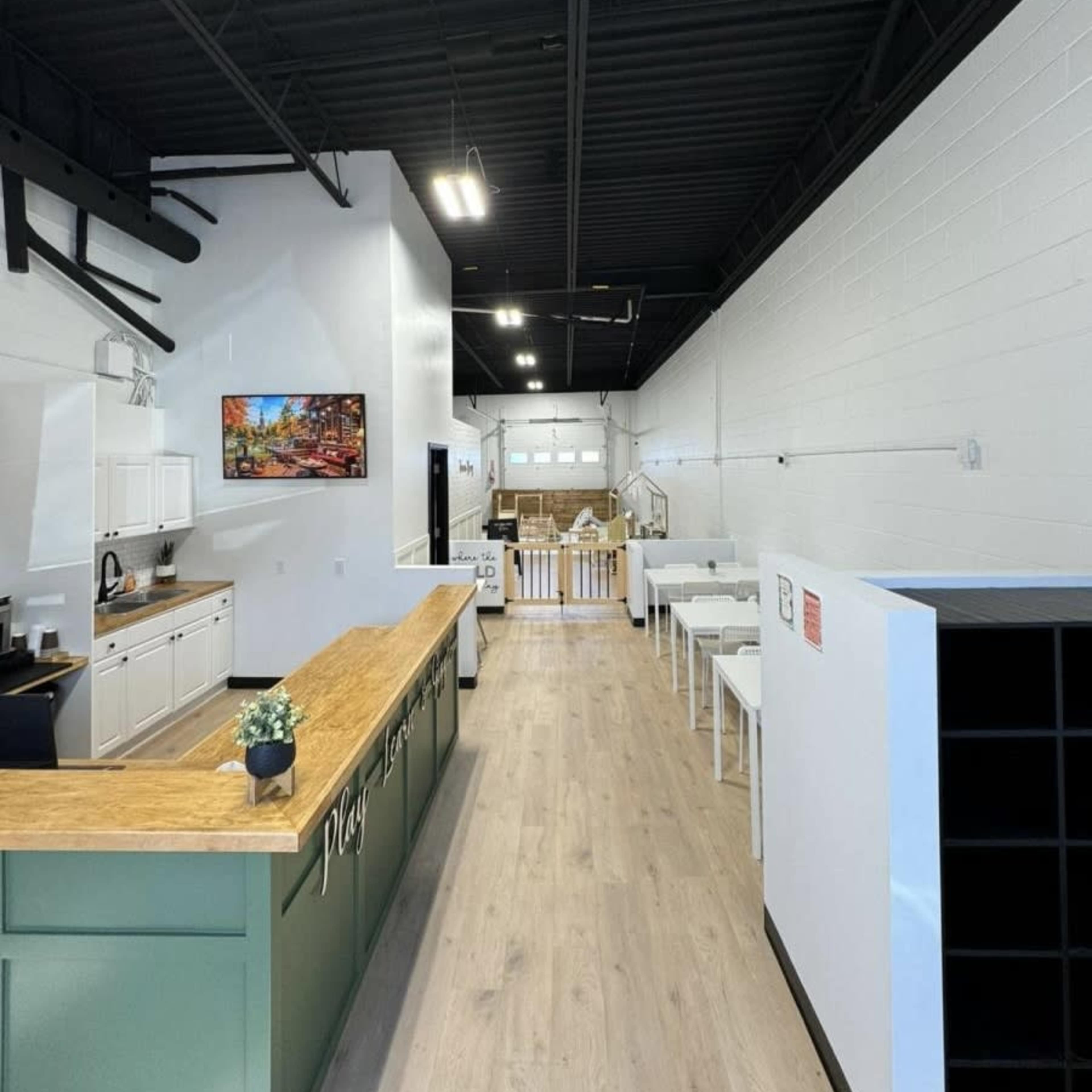 Versatile Event & Kids Birthday Party Space with Natural Light and High-End Finishes Image in Mississauga, Mississauga, ON