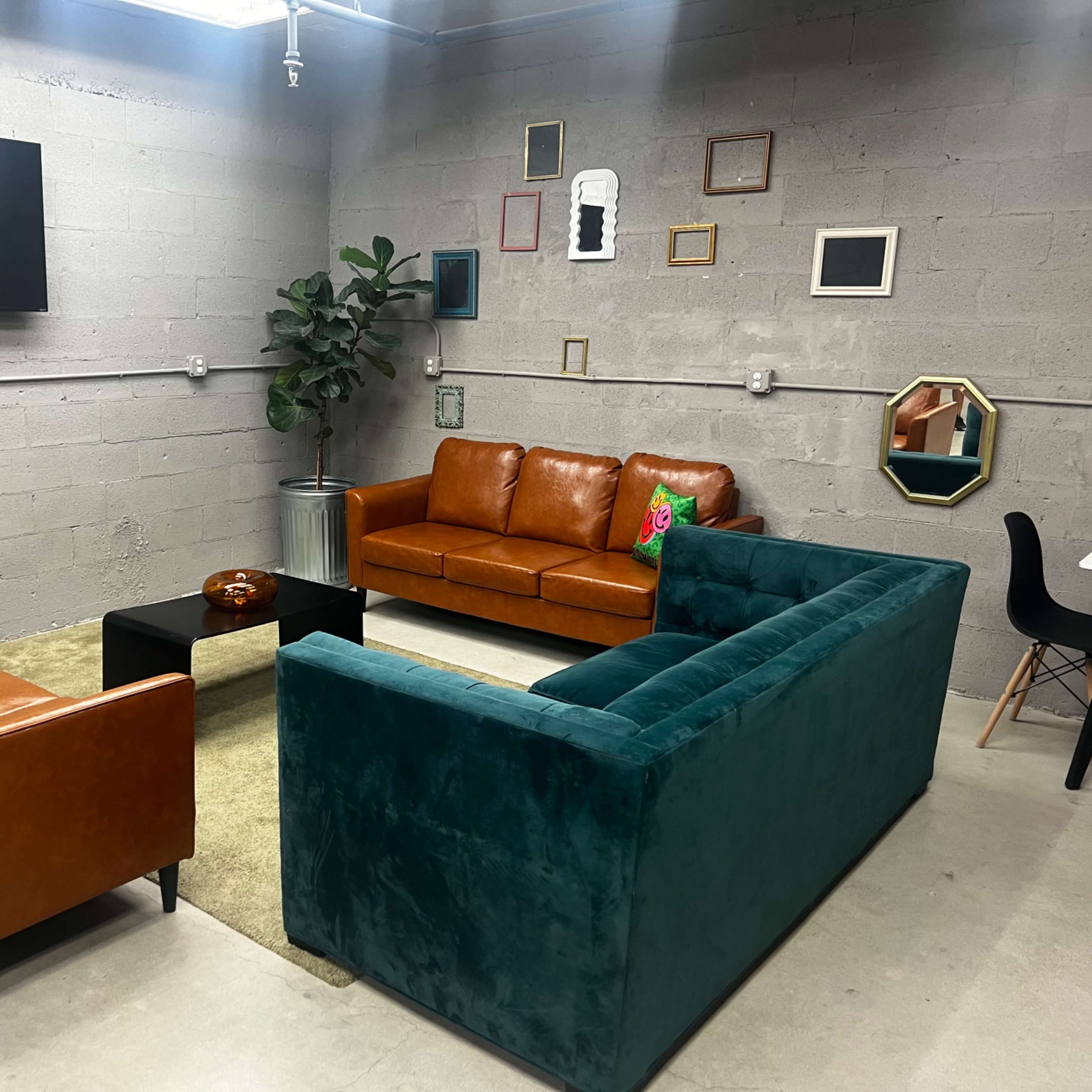 Hialeah Arts District Private Rental Studio Image in Amelia District, Hialeah, FL