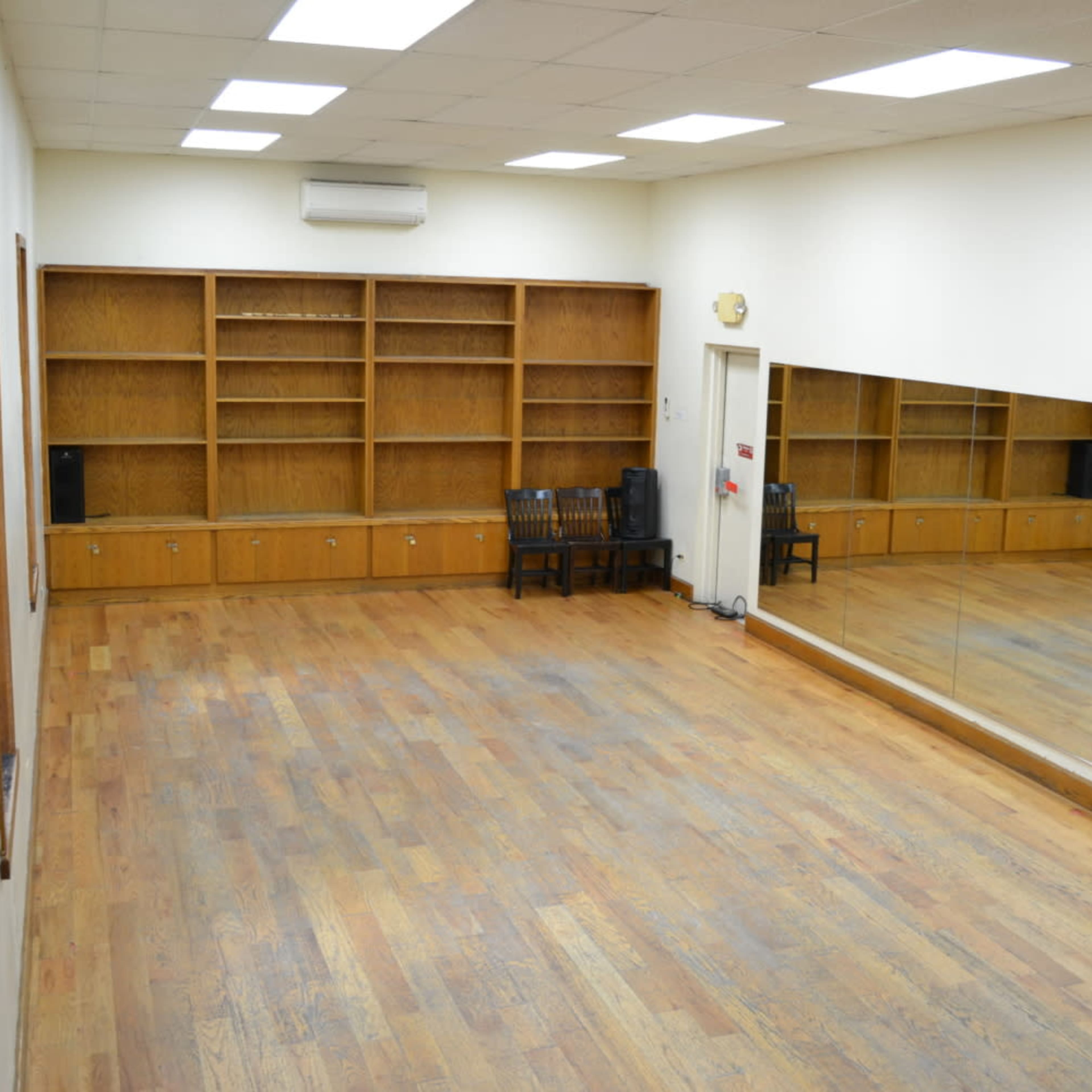 Midtown Dance Studio with Natural Lighting Image in Midtown Manhattan, New York, NY