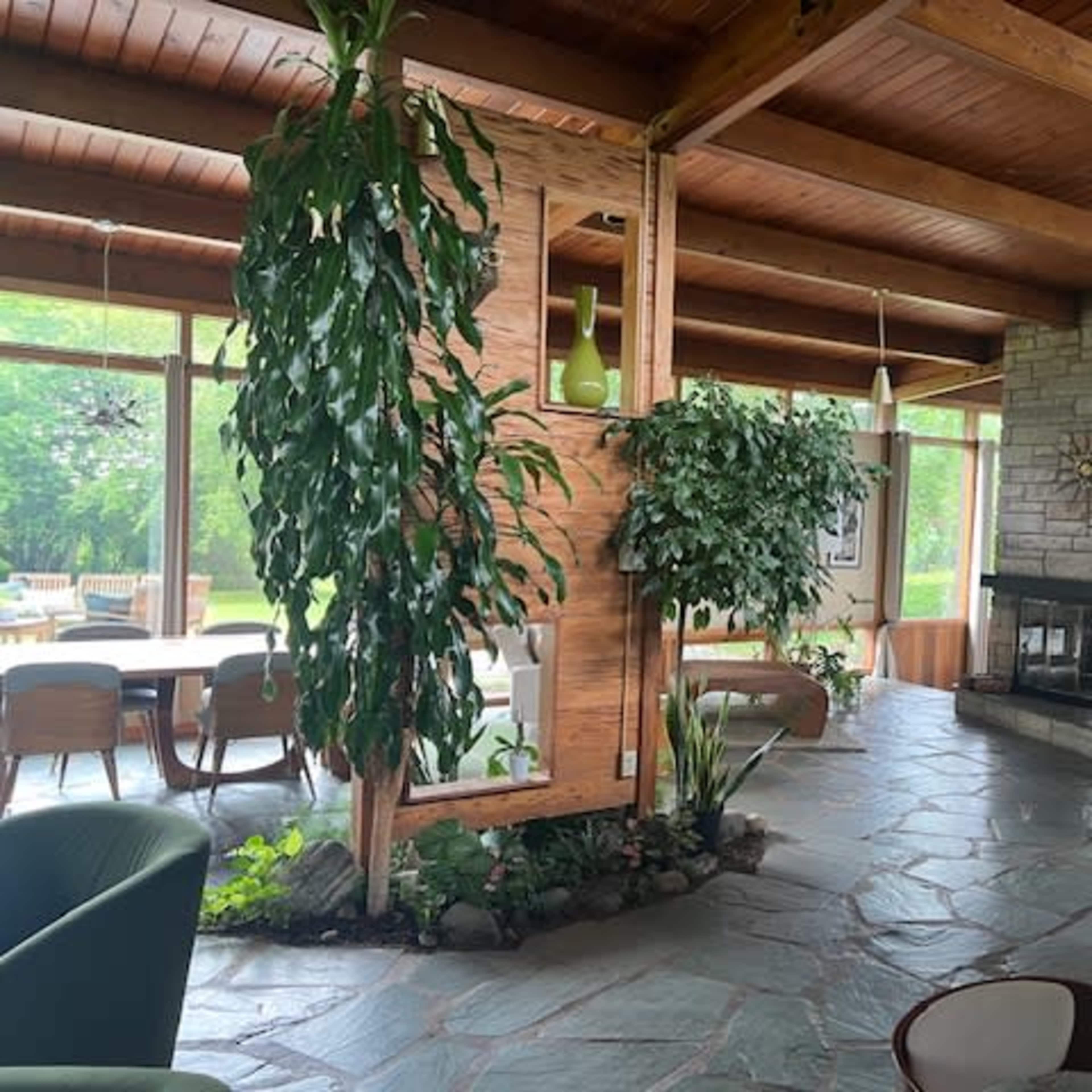 Authentic Mid-Century Stunner Image in North Bay, Racine, WI