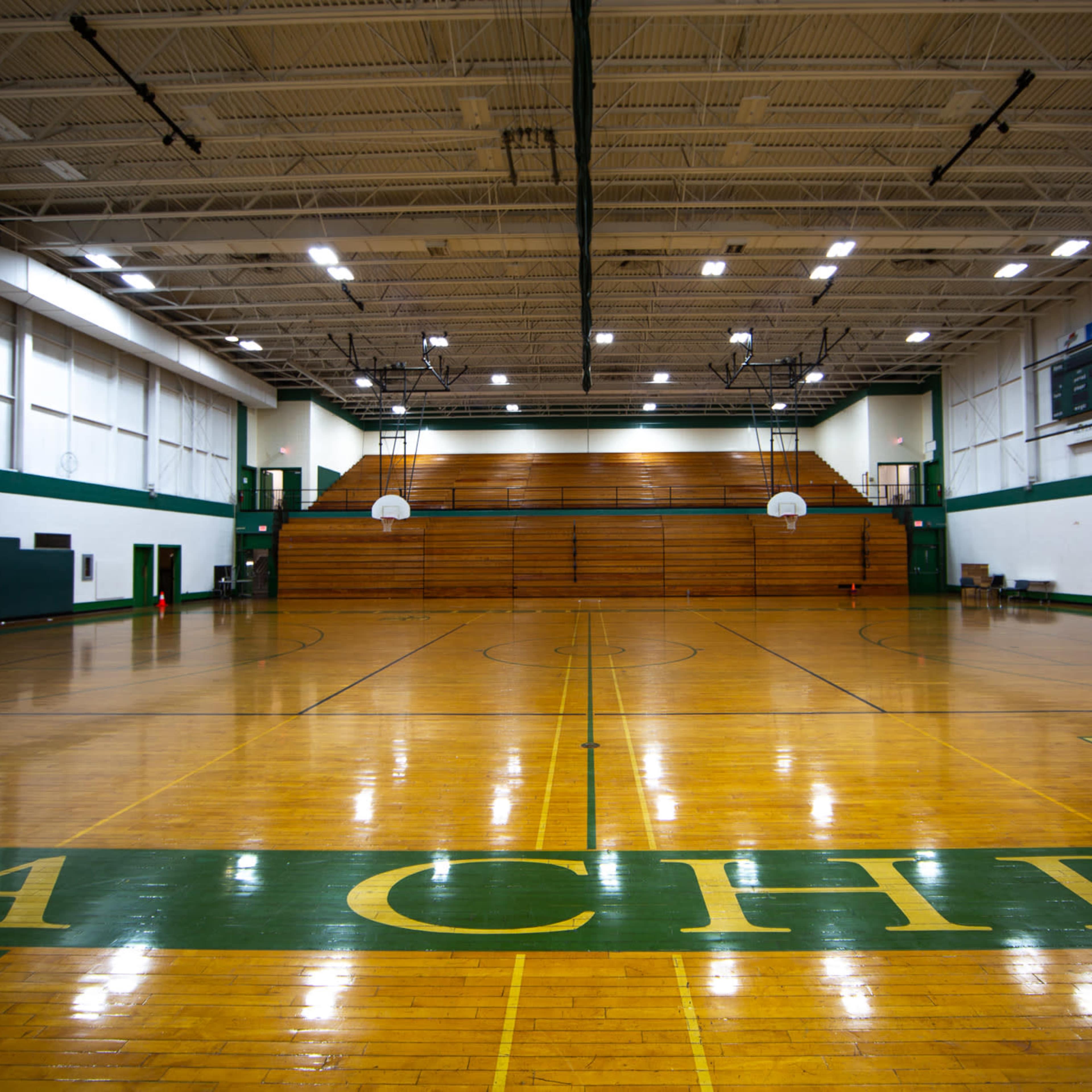 VINTAGE BASKETBALL INDOOR COURT Image in Thornton Township, Lansing, IL