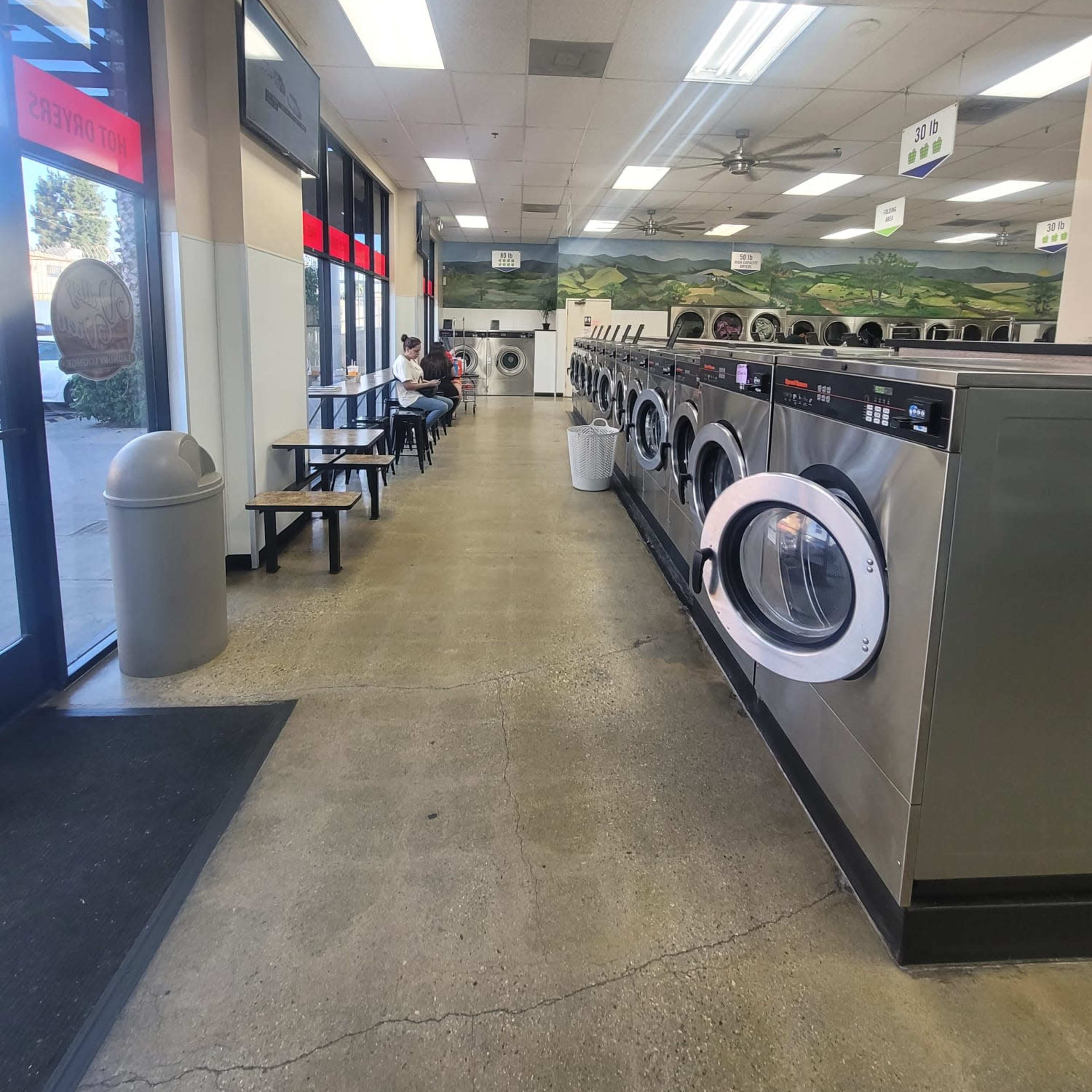 Valley View Laundry Image in Van Nuys, Los Angeles, CA
