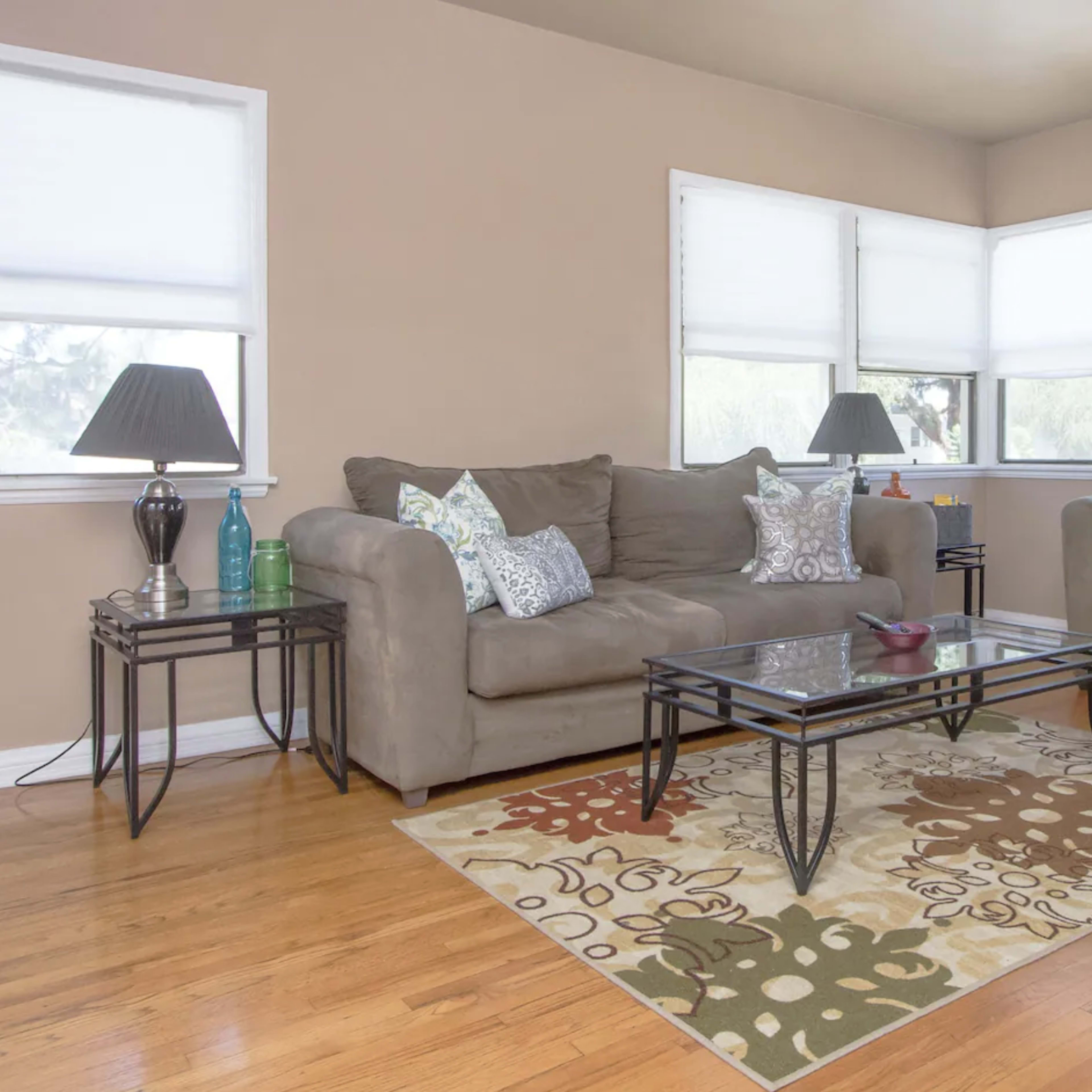 Casually Urban Apartment with a Cool Vibe Image in Leimert Park, Los Angeles, CA