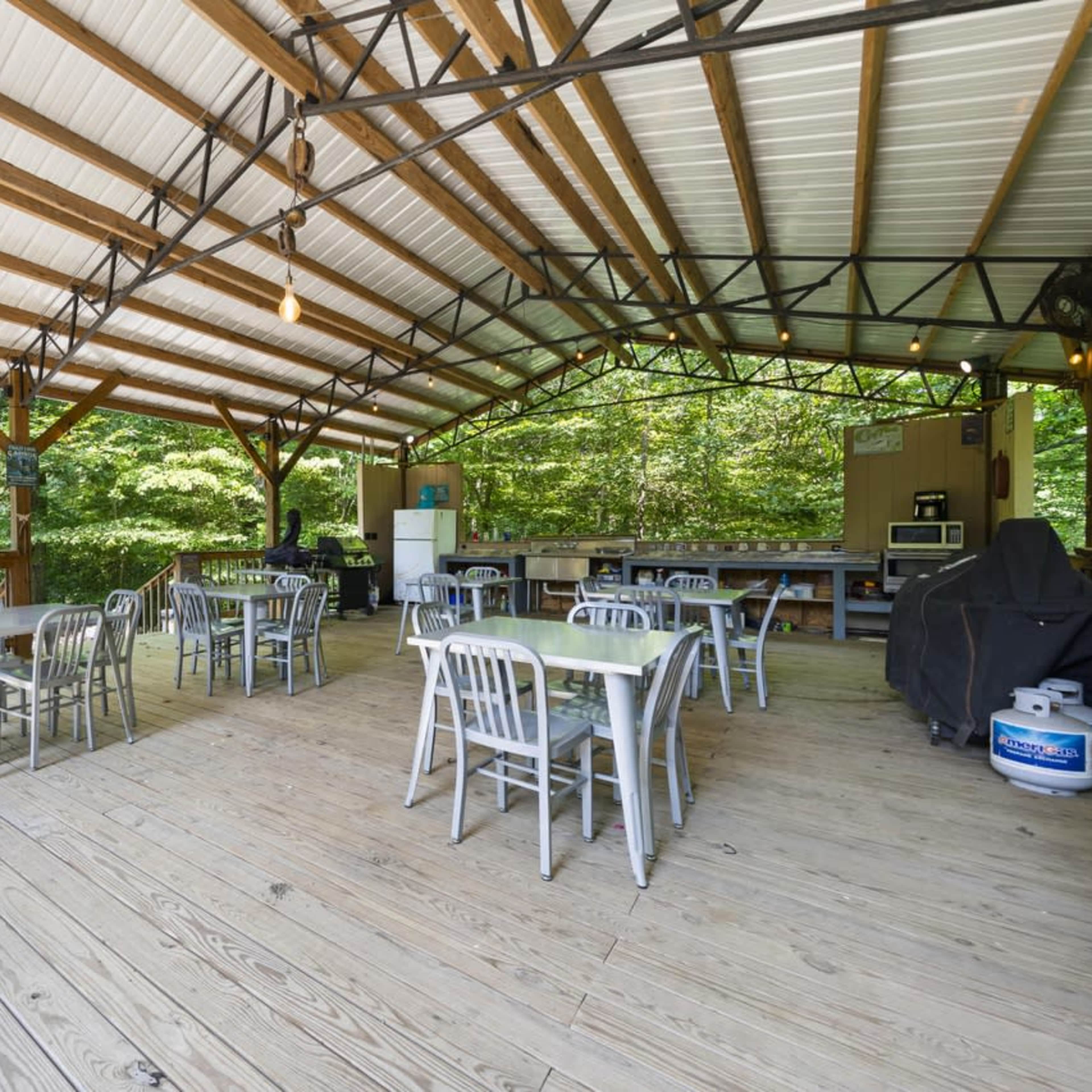 Hidden Paradise Farms Retreat: Scenic Cabins, Outdoor Kitchen, Regenerative Farming and Event Space Image in , Clarkrange, TN