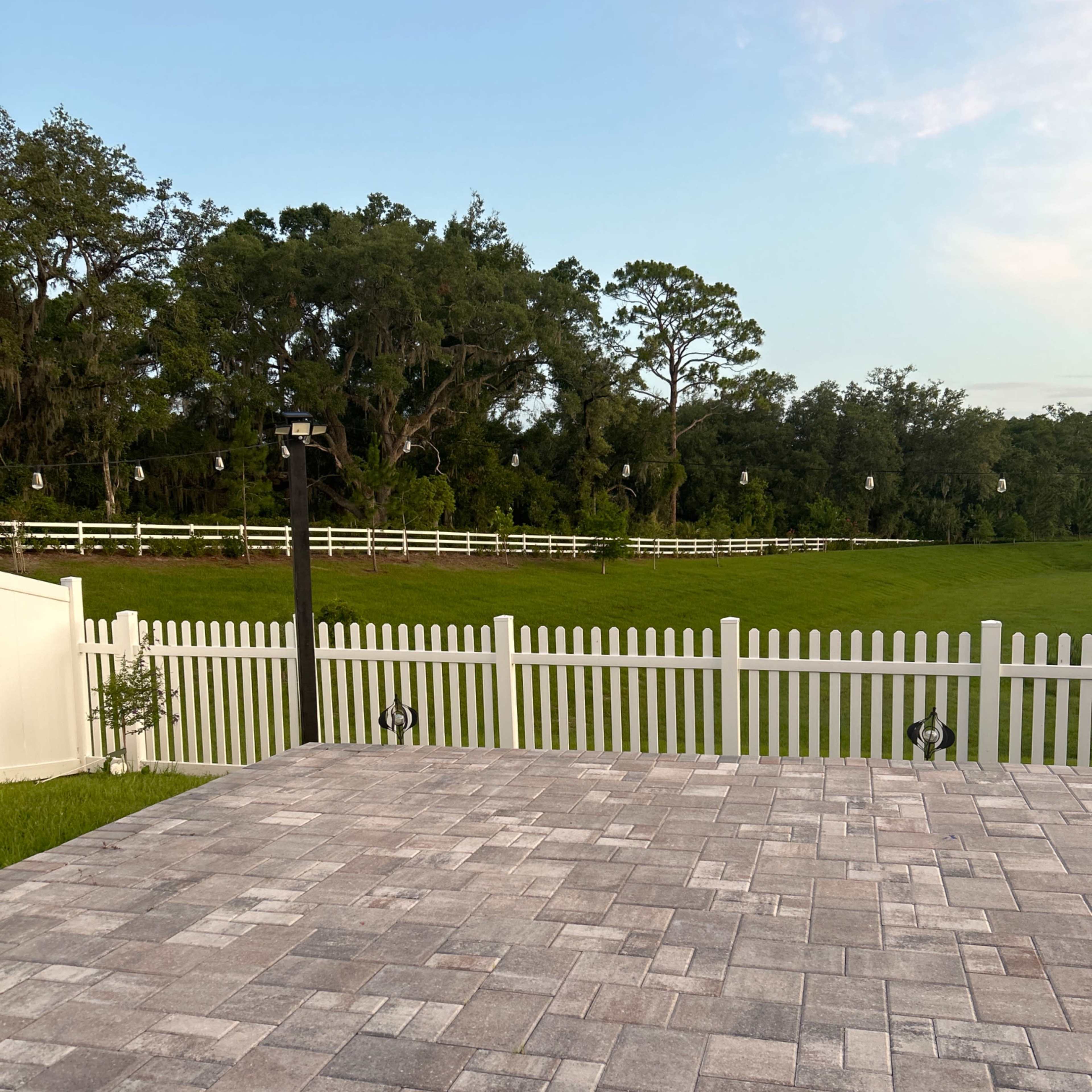 The Picket Patio Image in Leesburg, Okahumpka, FL