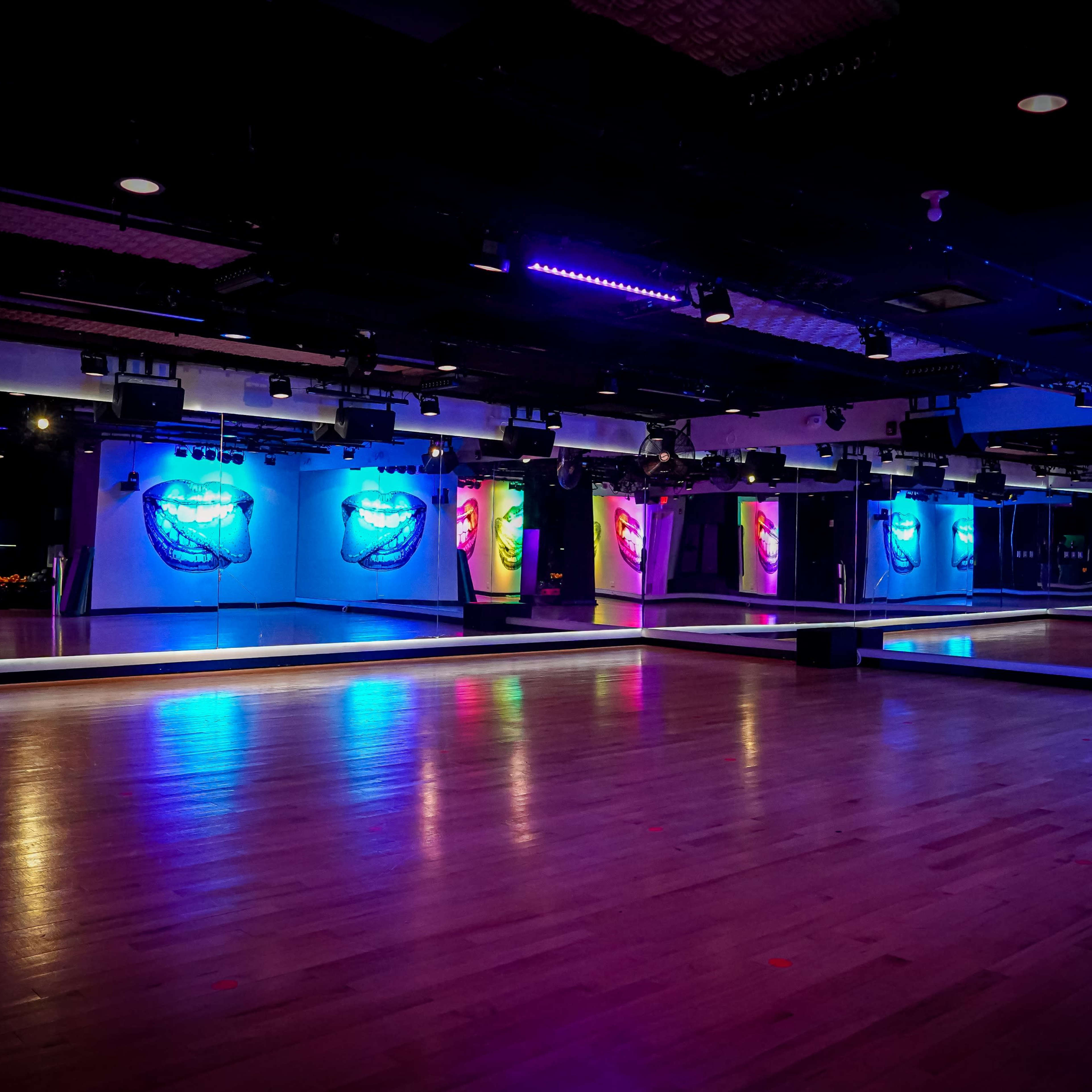 Large Midtown Dance Studio with Full DJ Setup Image in Midtown Manhattan, New York, NY