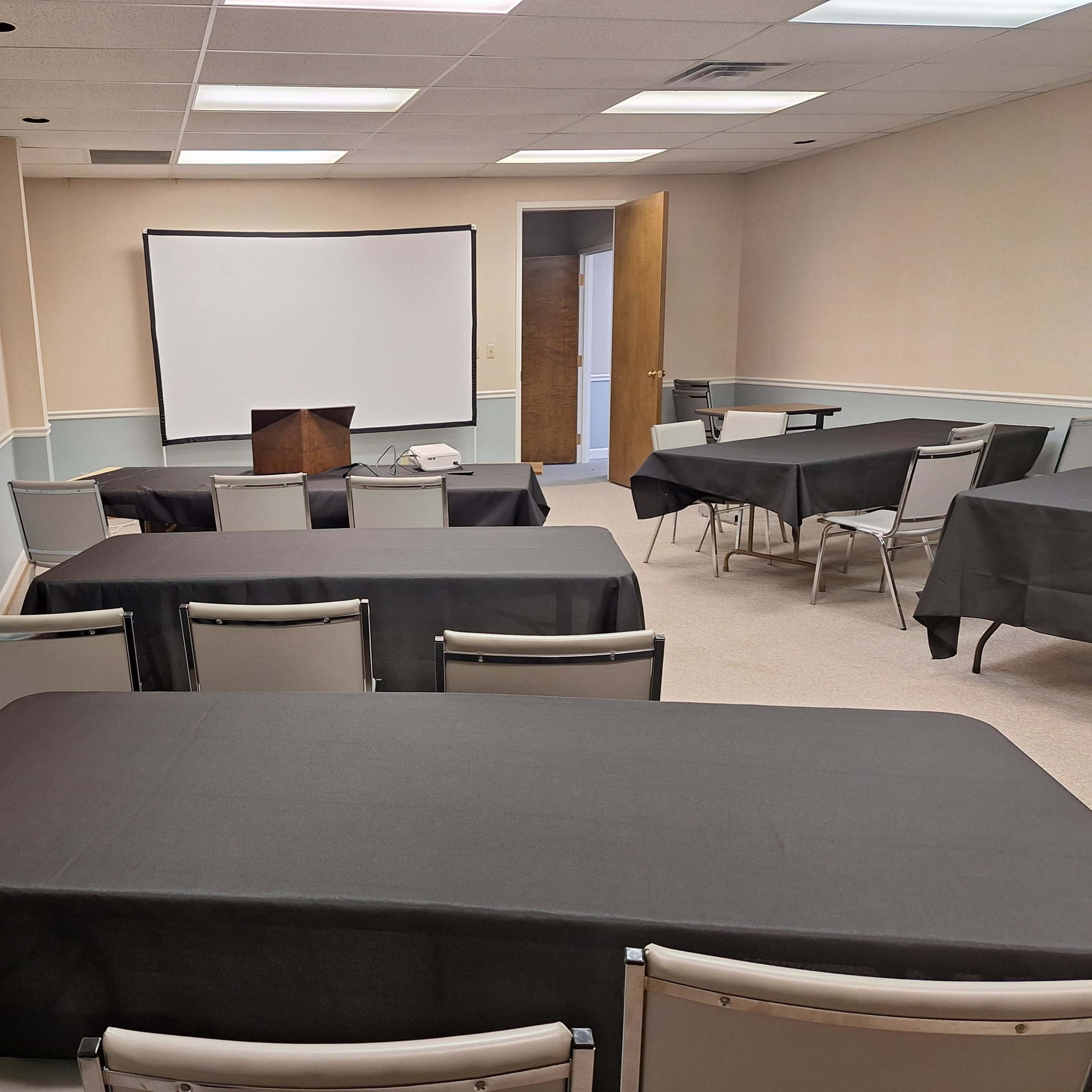 Spacious Conference Room Perfect for Meetings, Workshops, Classroom and Presentations Minutes from the Airport Image in South Nashville, Nashville, TN