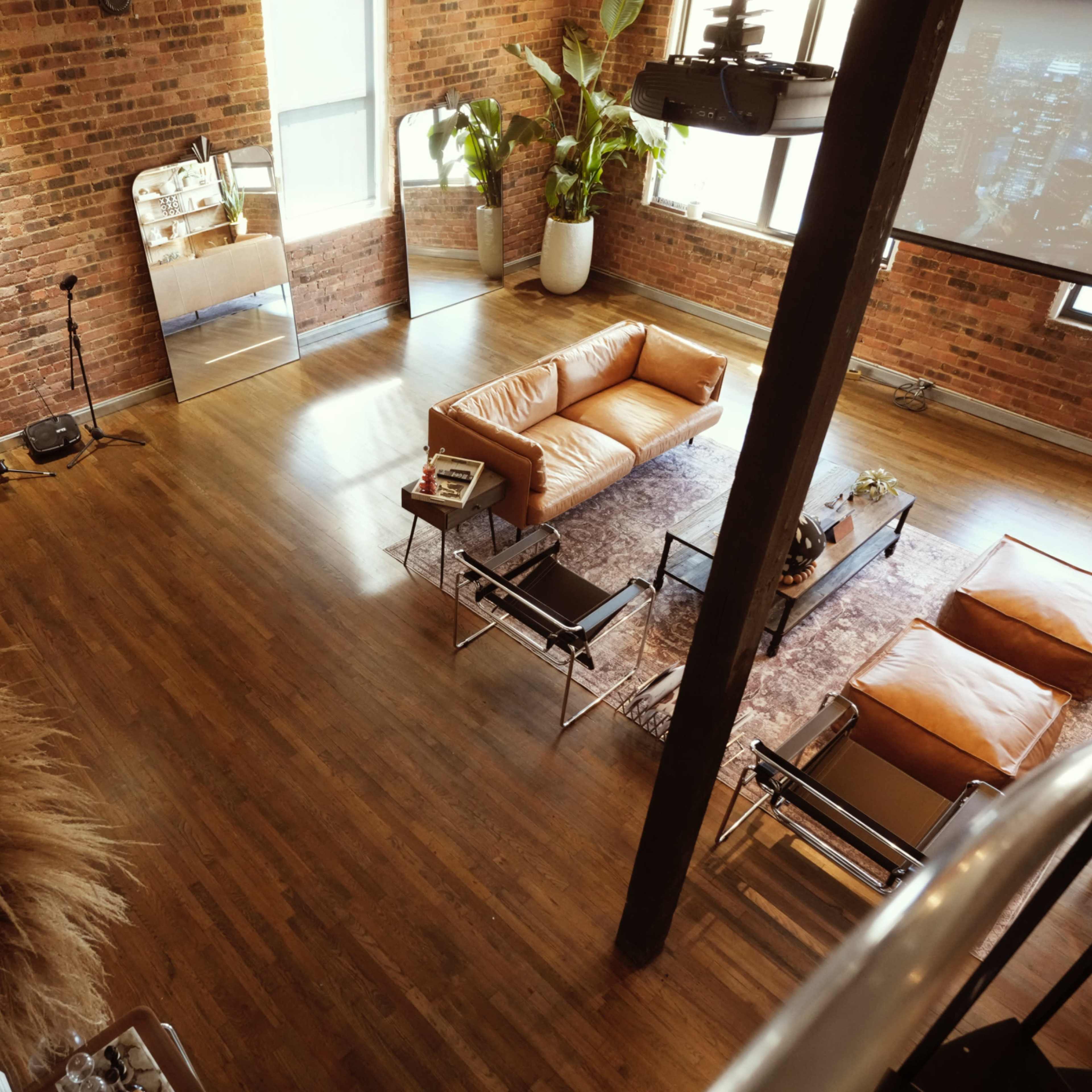 Sleek & Stylish Modern Studio Loft: A Sanctuary of Natural Light Image in Cedars, Dallas, TX