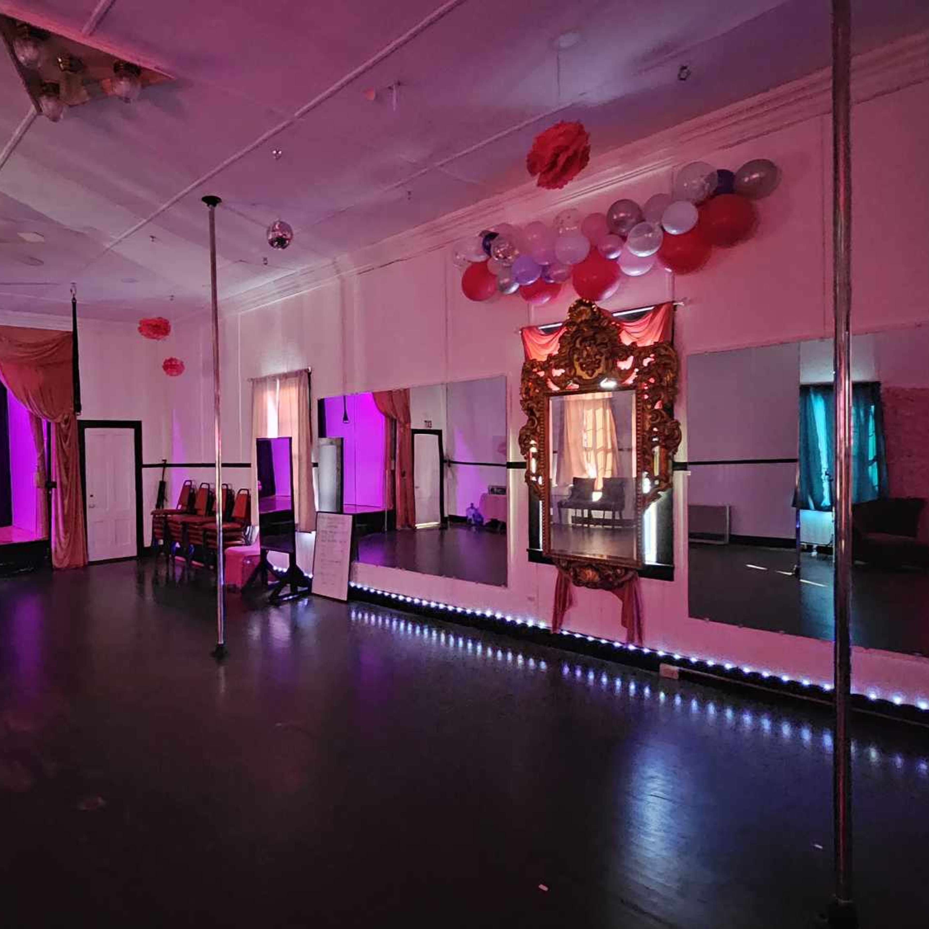 Perfectly Pink Dance studio for videos, photoshoots and classes. Image in Bath, Bath, ME