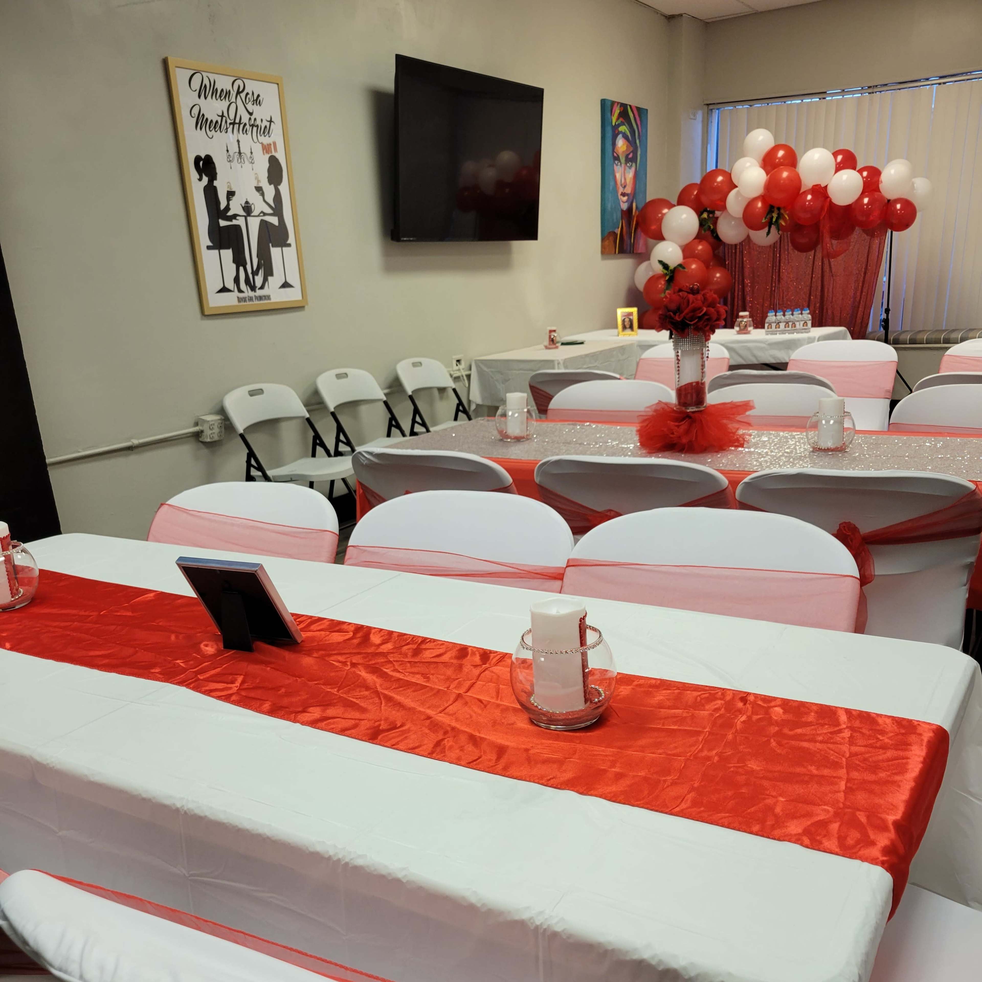 Creative, Elegant, Intimate Space Image in South Side, Chicago, IL