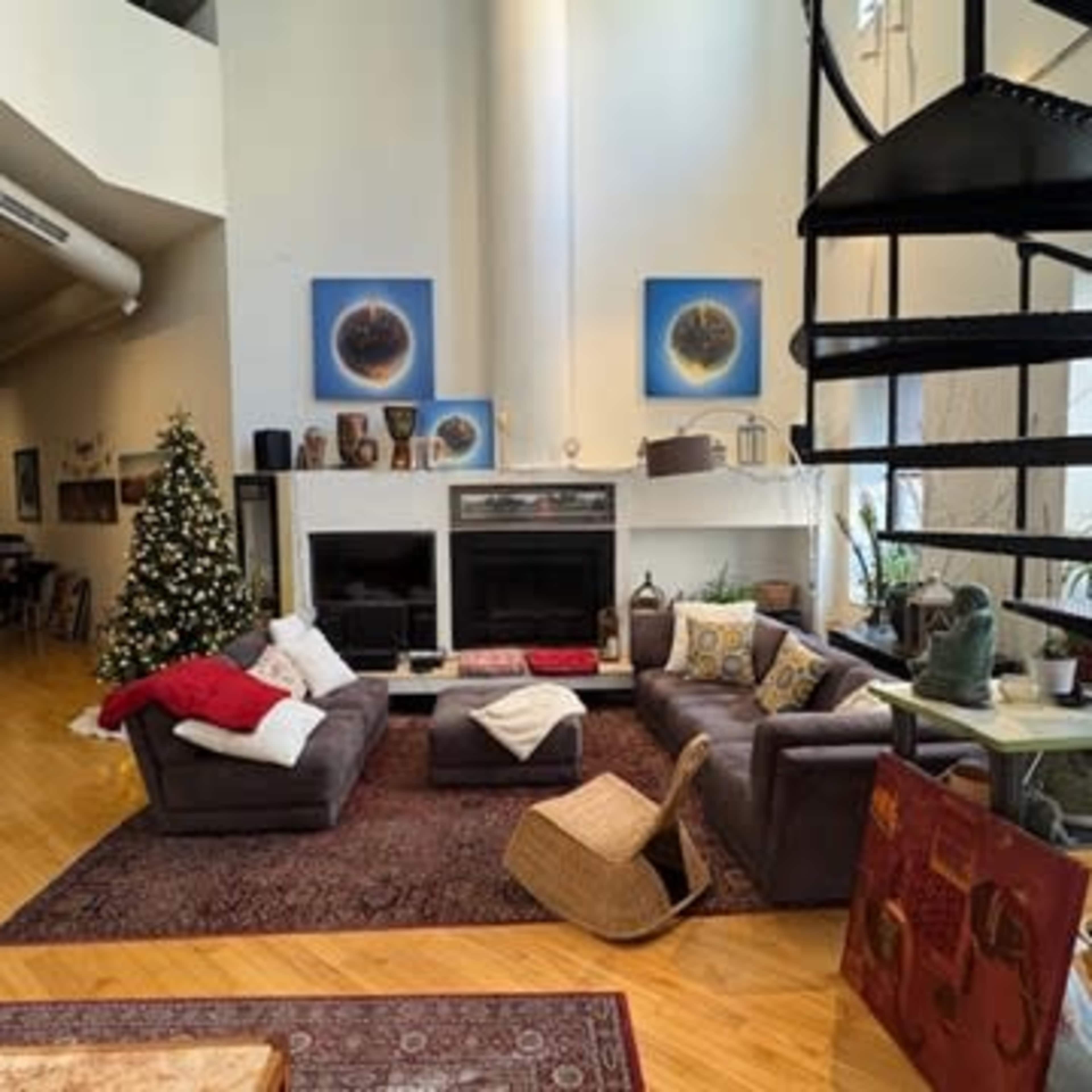 711 N. MILWAUKEE STUDIO Image in West Town, Chicago, IL