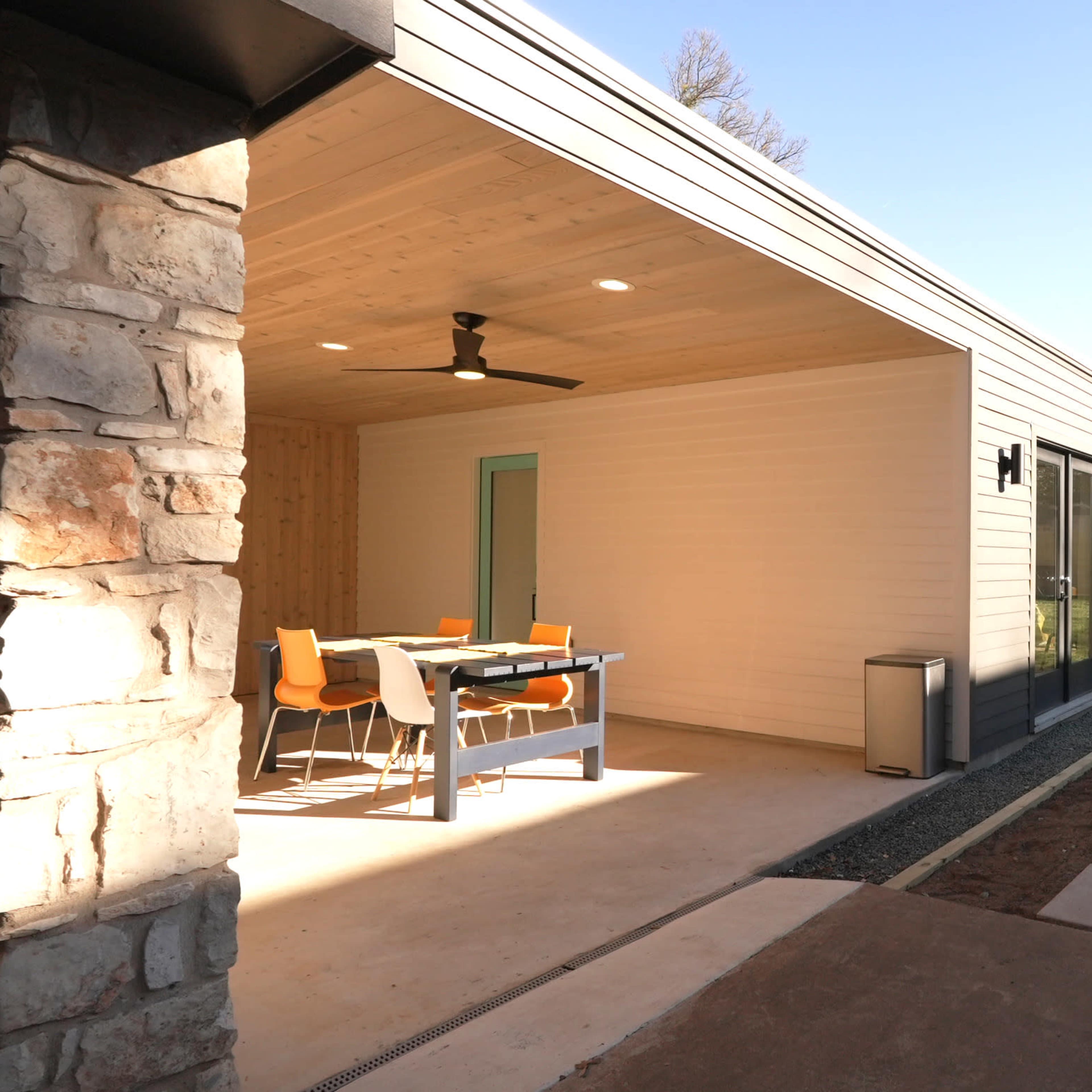 Stylish Guest Suite w/ Bedroom & Bathroom Image in Indian Oaks, Austin, TX