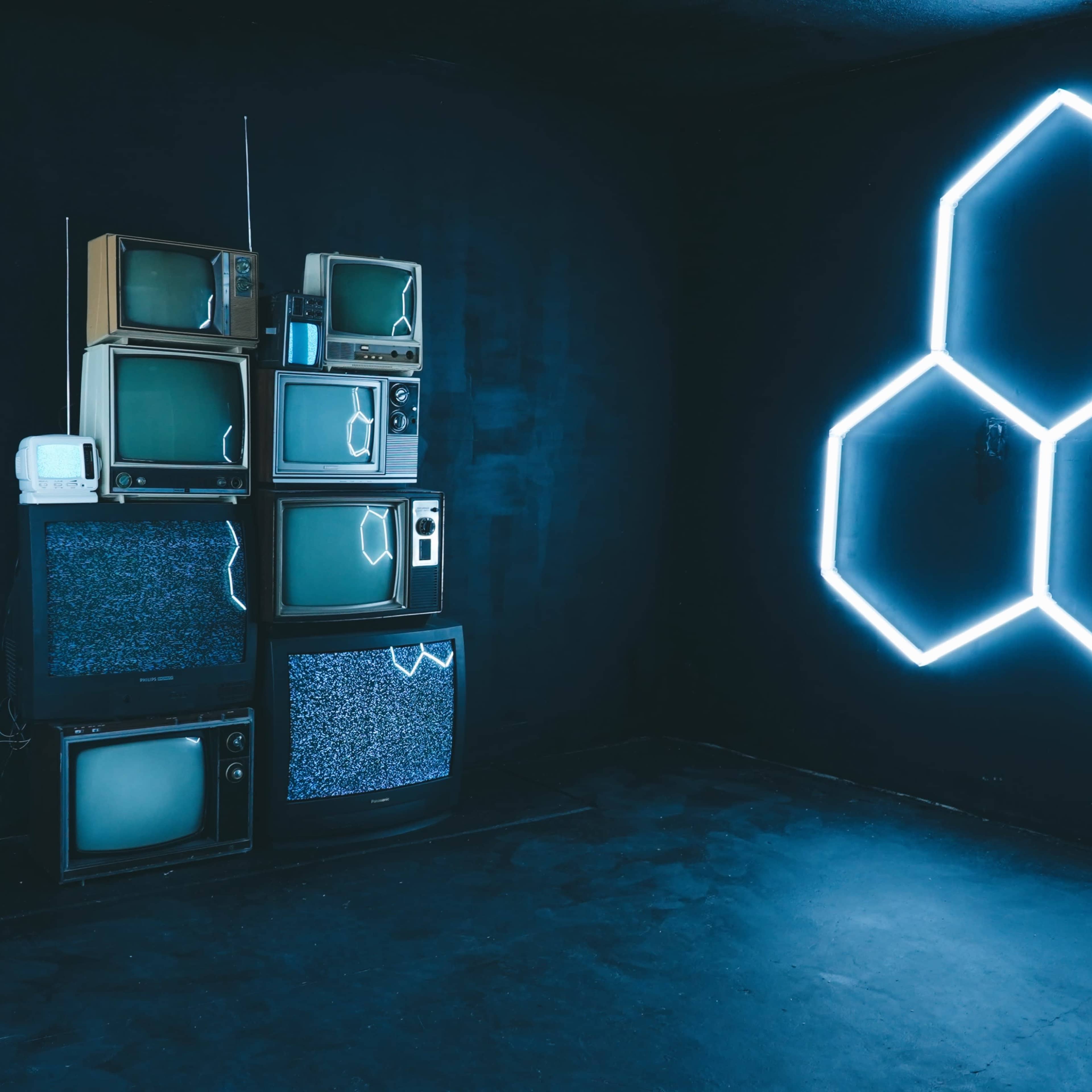 Vintage TV Film Set w/ LED Light Design Image in Edison, San Antonio, TX