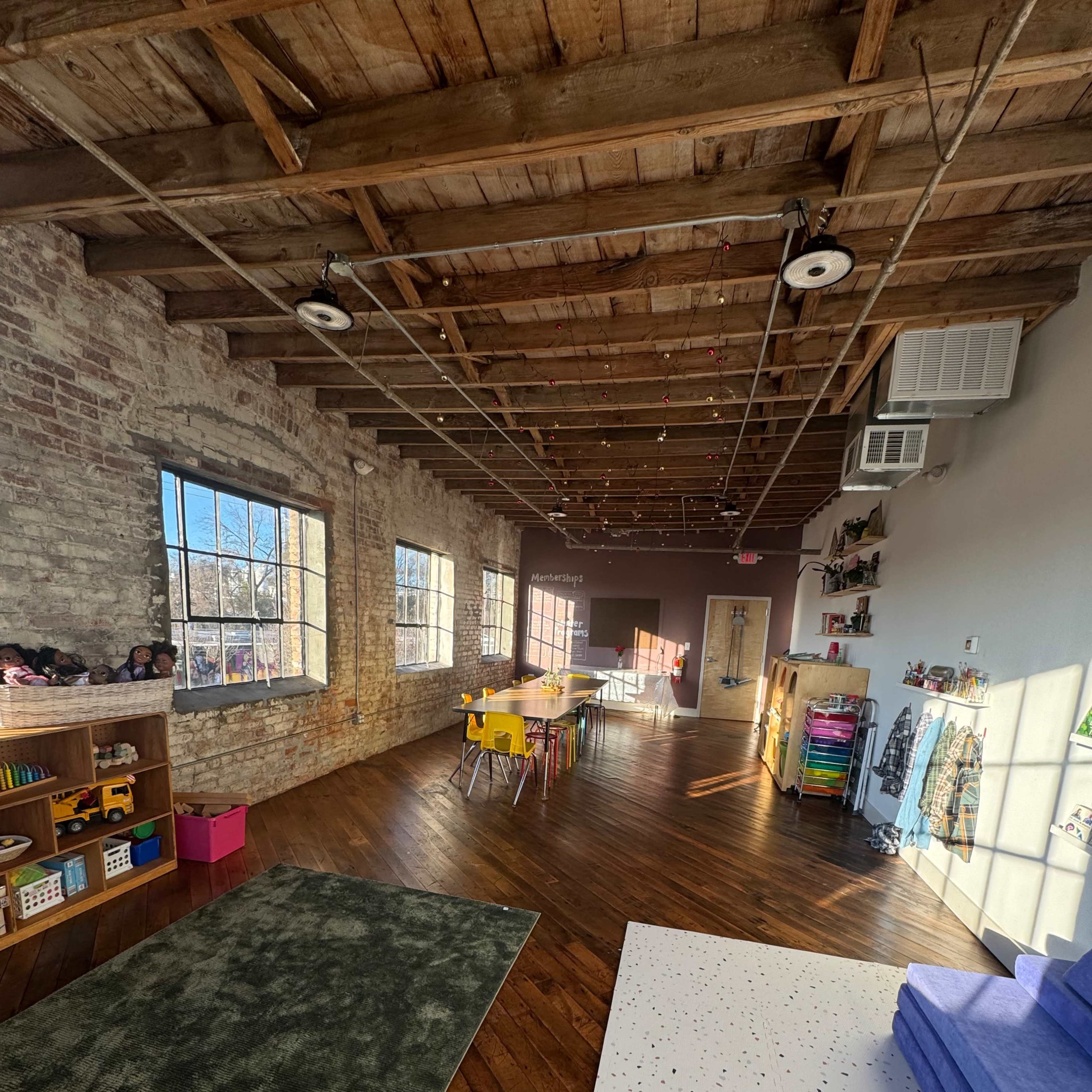 Downtown Classroom/Art Studio in Industrial Building Image in Pittsburgh, Atlanta, GA
