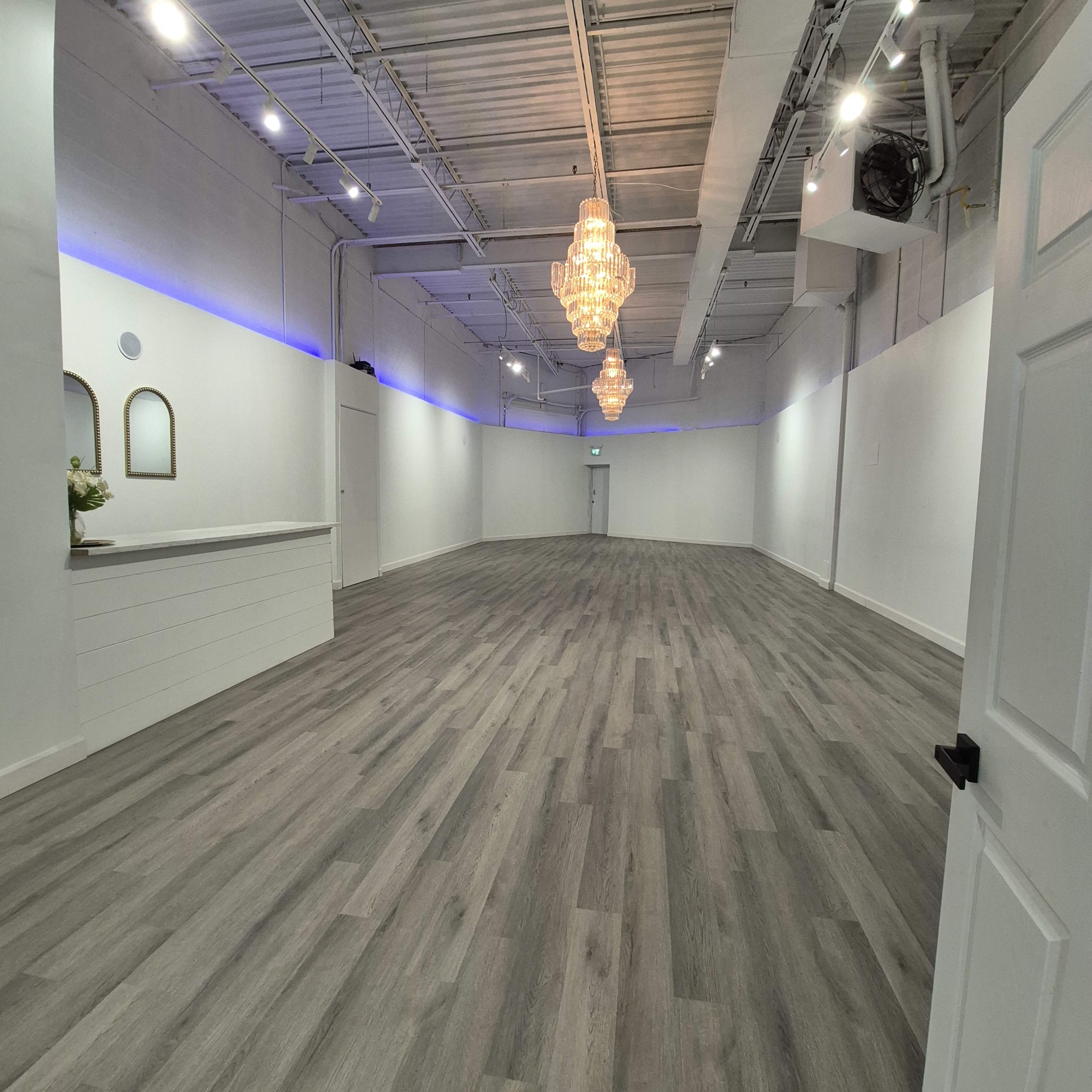 Where Modern Elegance Meets Rustic Charm Image in Whitchurch-Stouffville, Whitchurch-Stouffville, ON