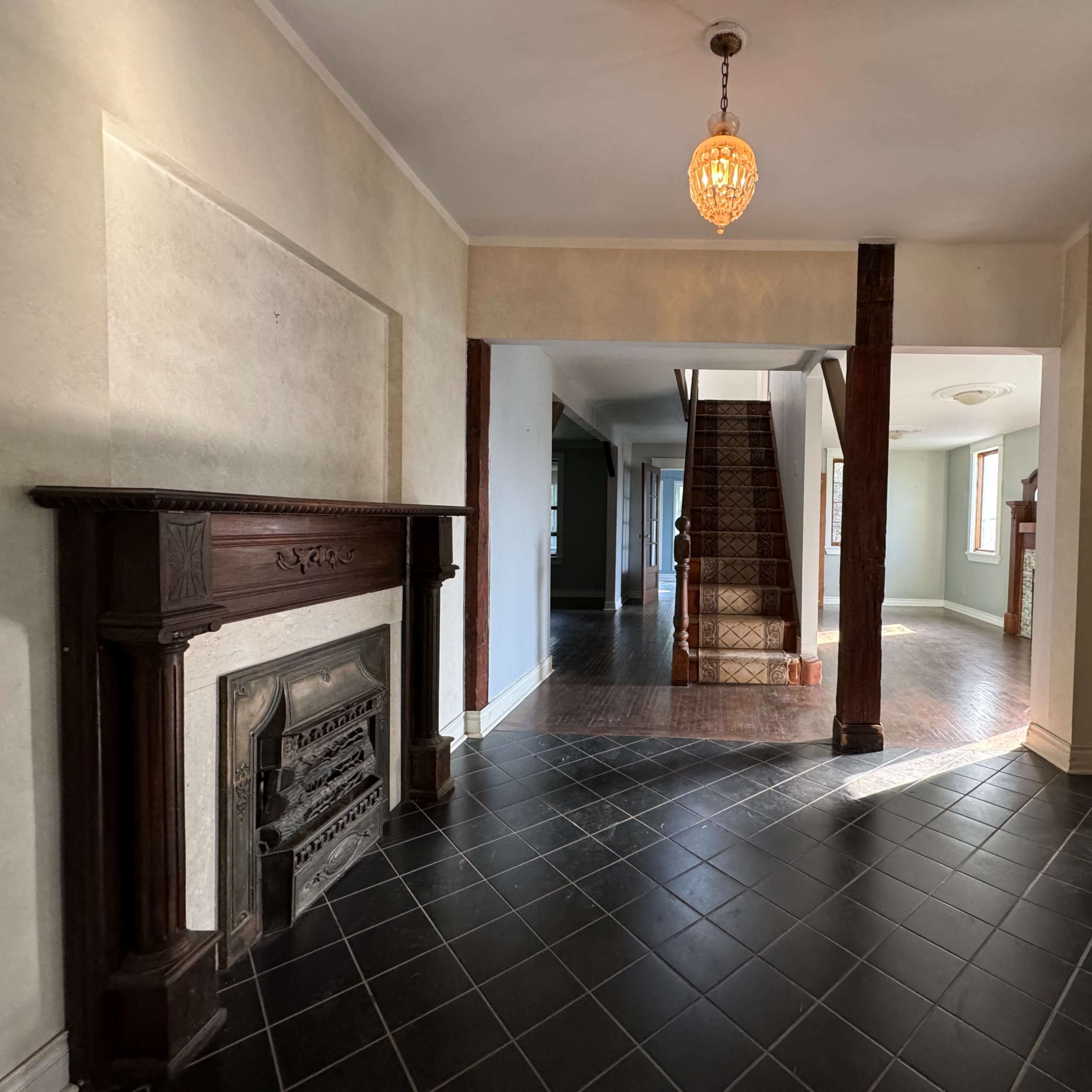 Charming Heritage Farm Estate Image in Haldimand, Caledonia, ON