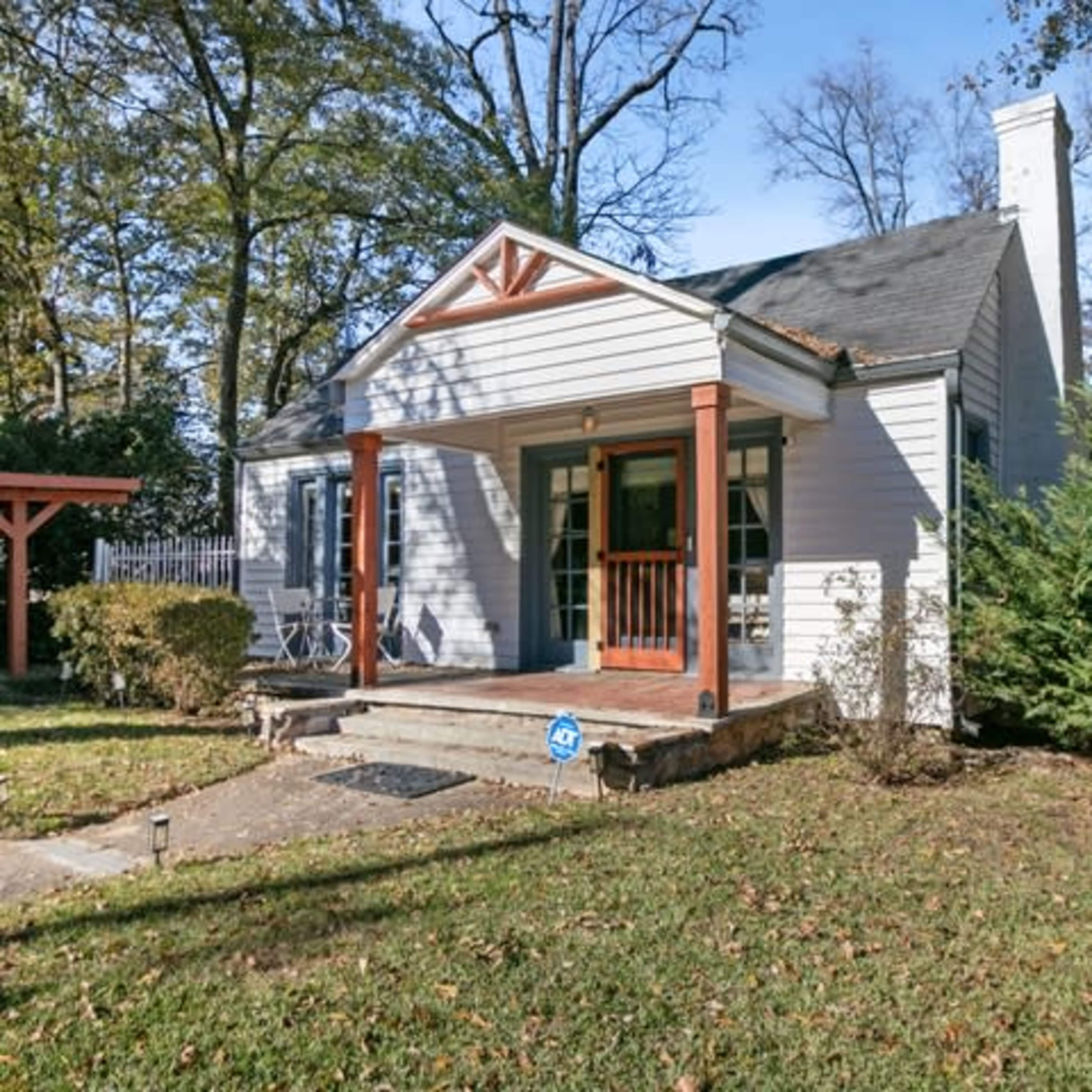 Austin-Lewis Cottage Image in College Park, College Park, GA