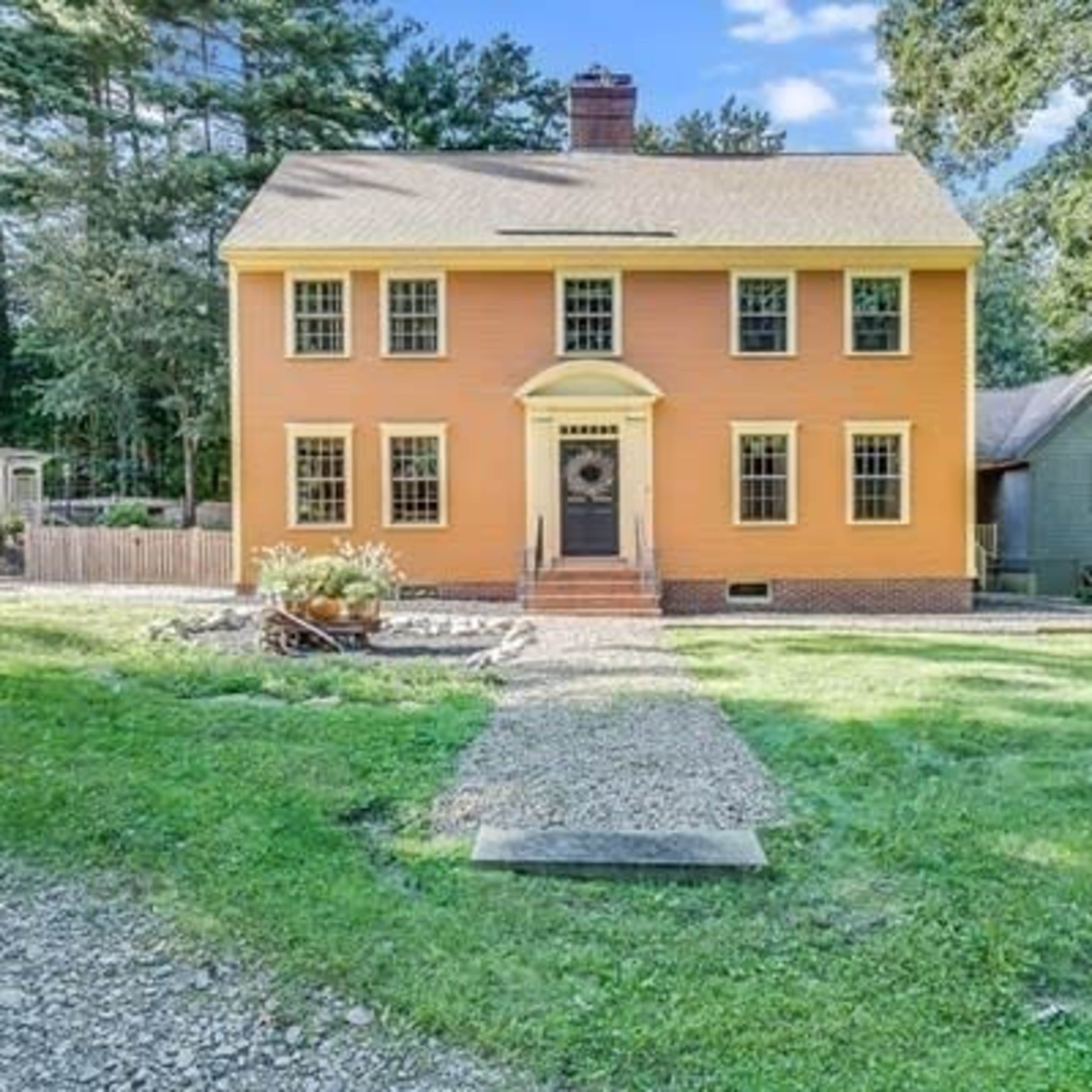 1800's Vintage Luxury Farmhouse Image in Byfield, Newbury, MA
