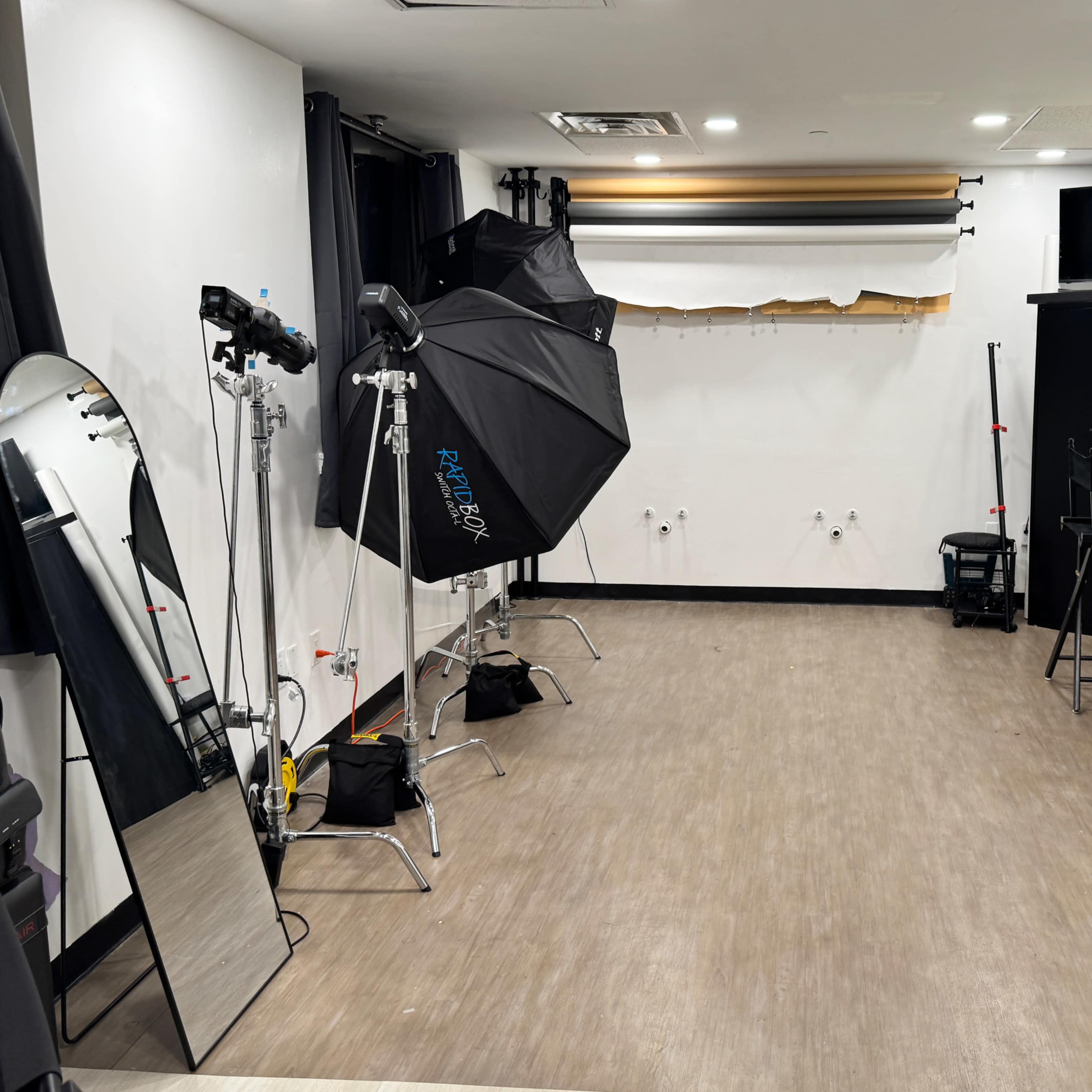 Lightbox studios Image in Maspeth, Queens County, NY