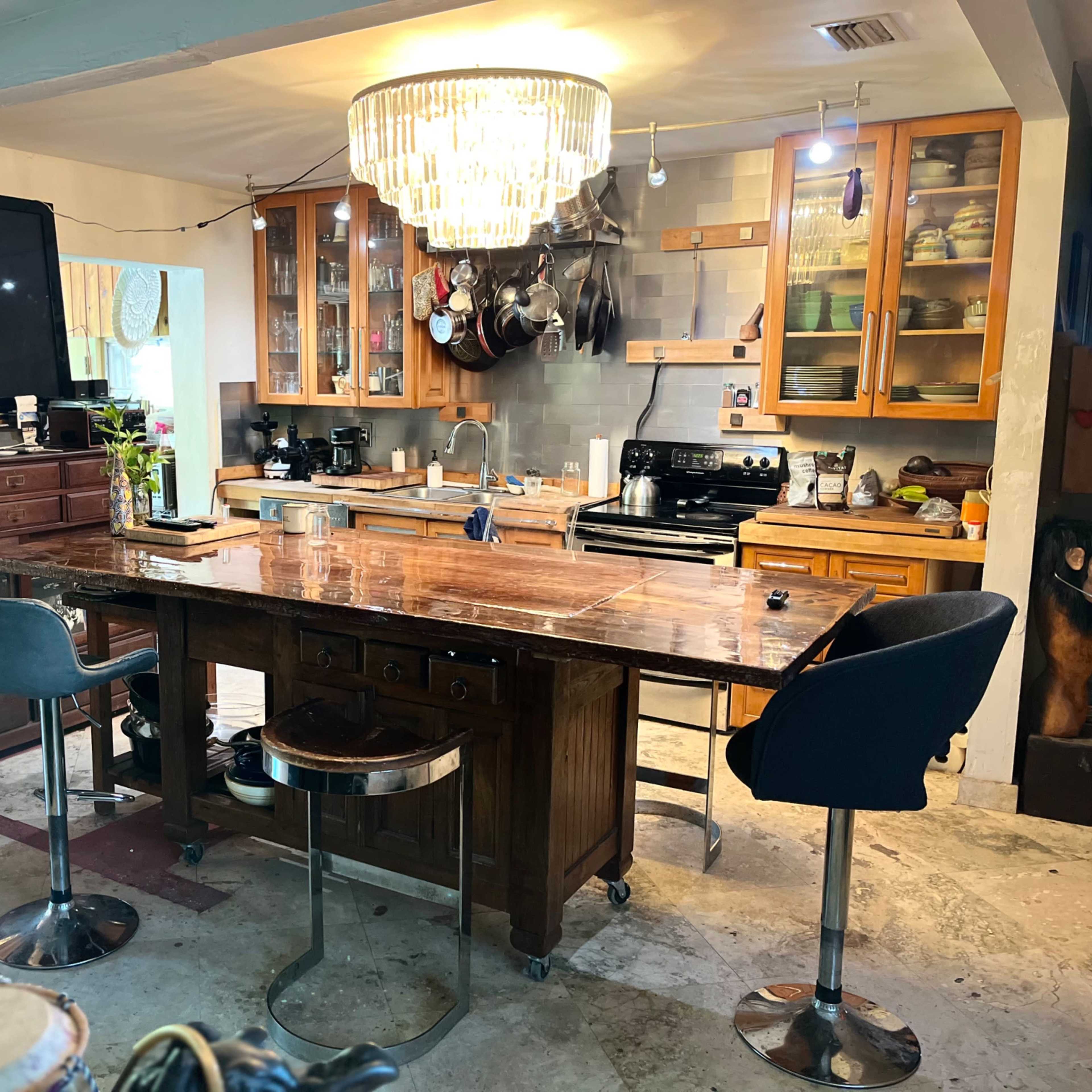 Home recording/reheasal studio and performance space Image in Ives Estates, Miami, FL