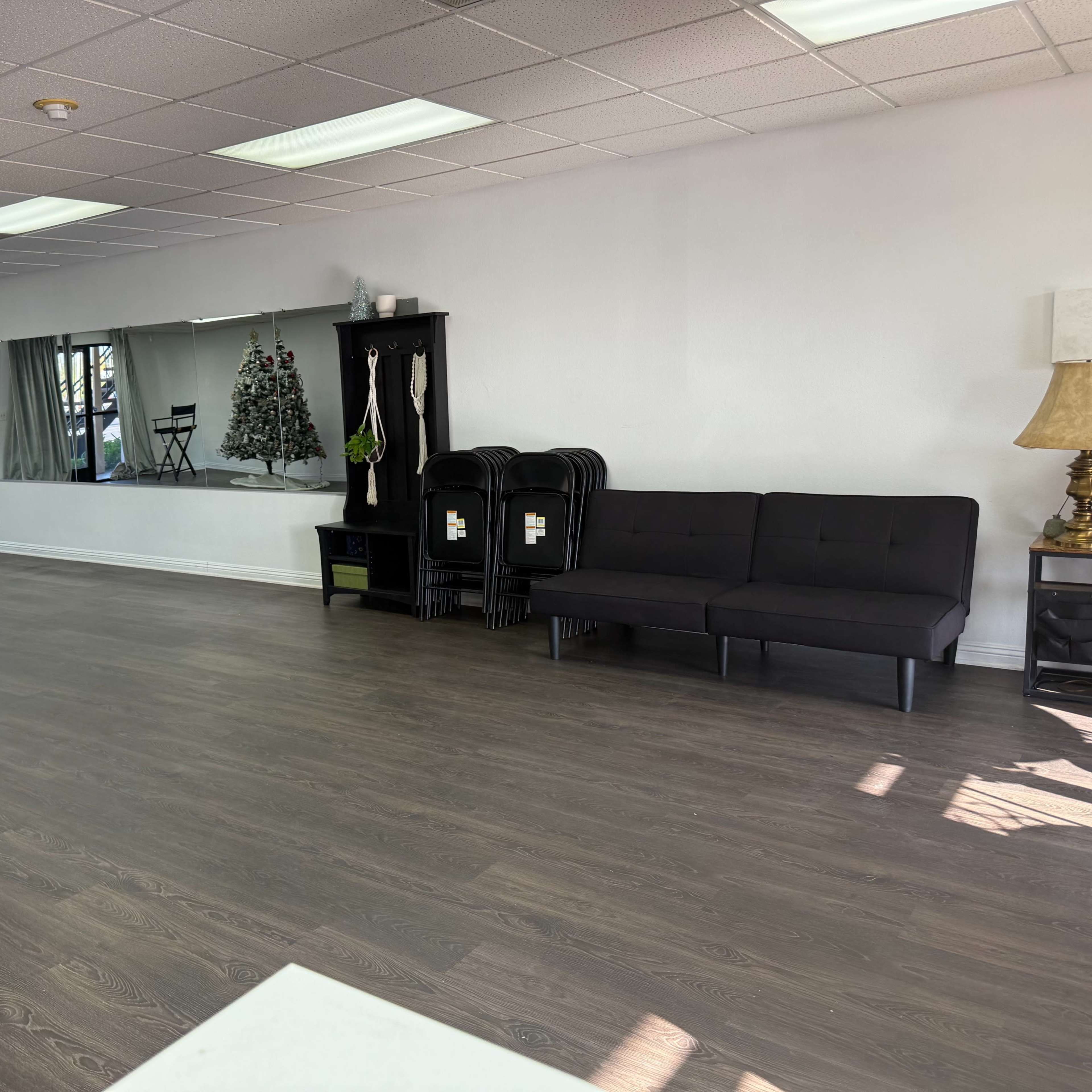 Modern Open Space for Events, Weddings, Classes, Castings, Training, Rehearsals Image in La Sierra, Riverside, CA
