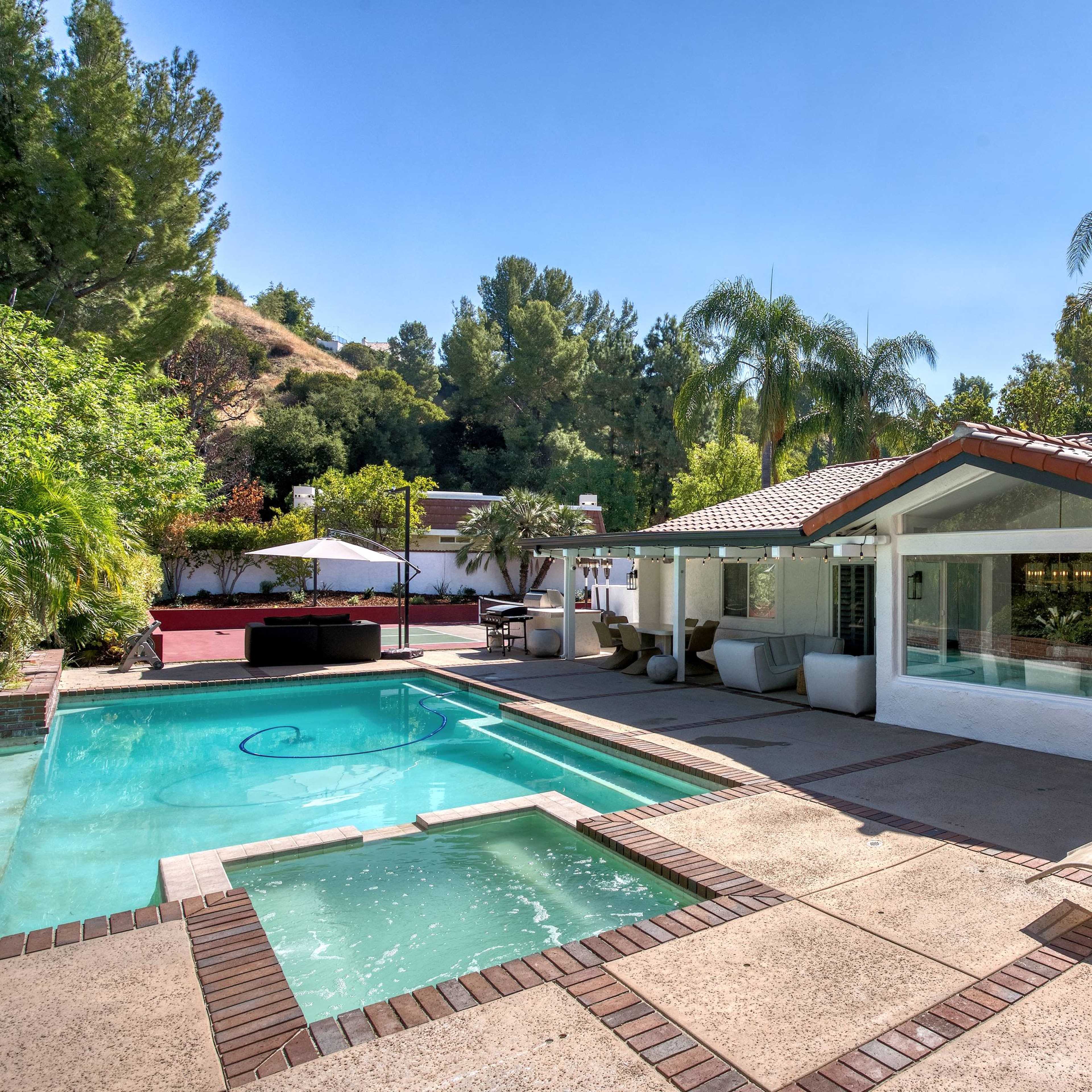 Pickleball Court Home Image in Calabasas Park, Calabasas, CA