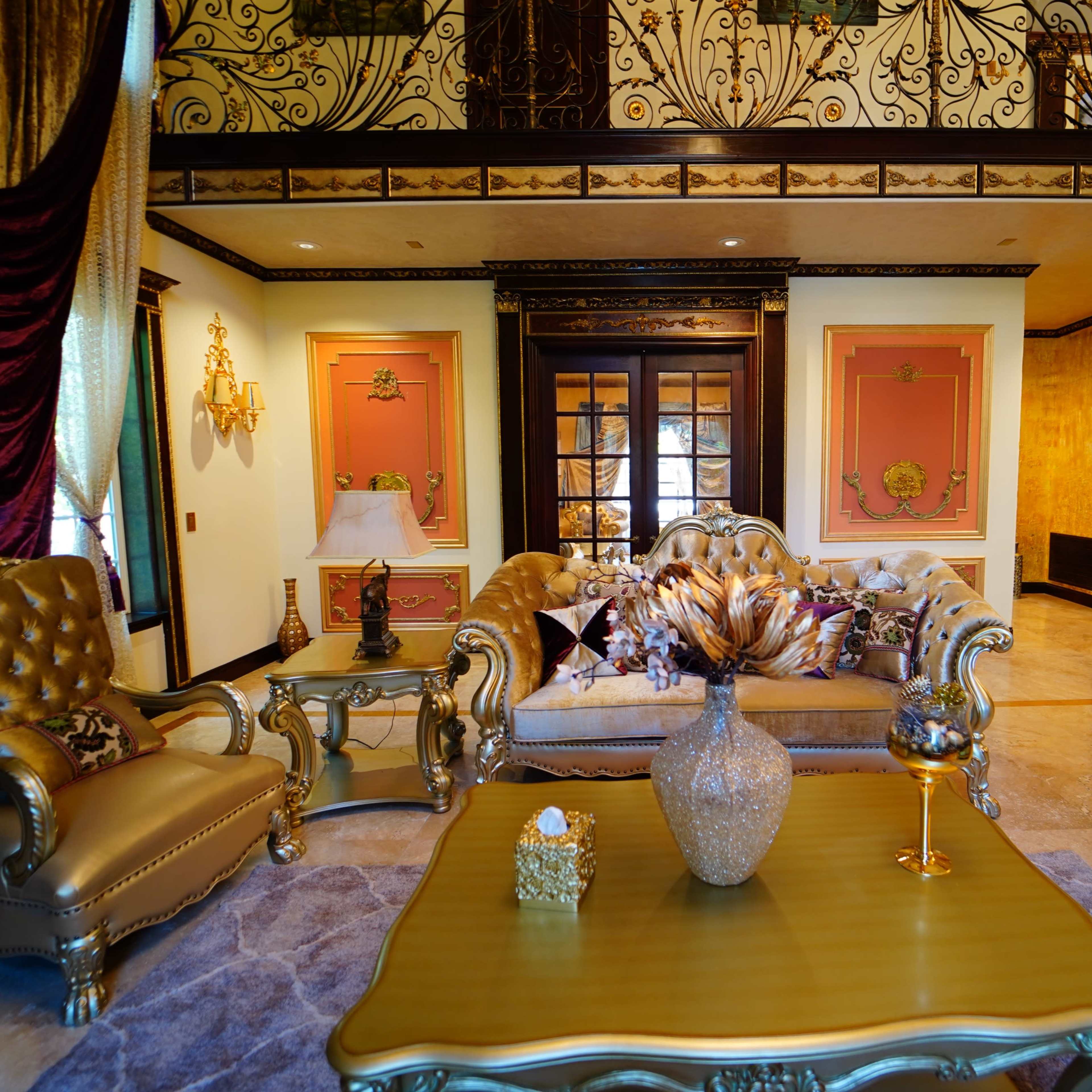 Luxury , mansion house , Los Angeles Woodland Hills /calabasses ,very unique design hand made paint ,golden luxury European atmosphere with unique wall  and ceiling paintings with artistic designs Image in Woodland Hills, Los Angeles, CA