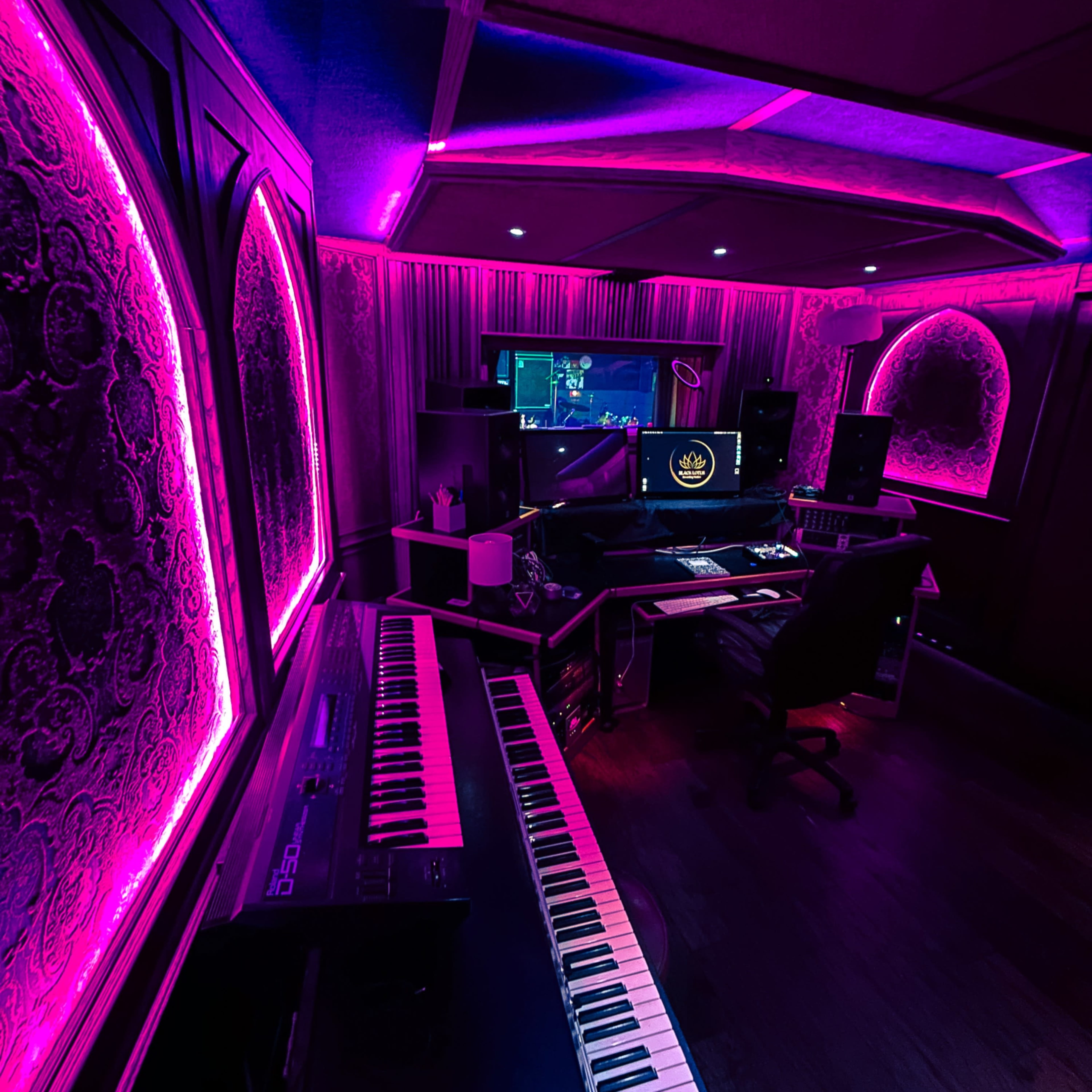 Professional Recording Studio/Photo And Video Shootings Image in Burbank, Burbank, CA