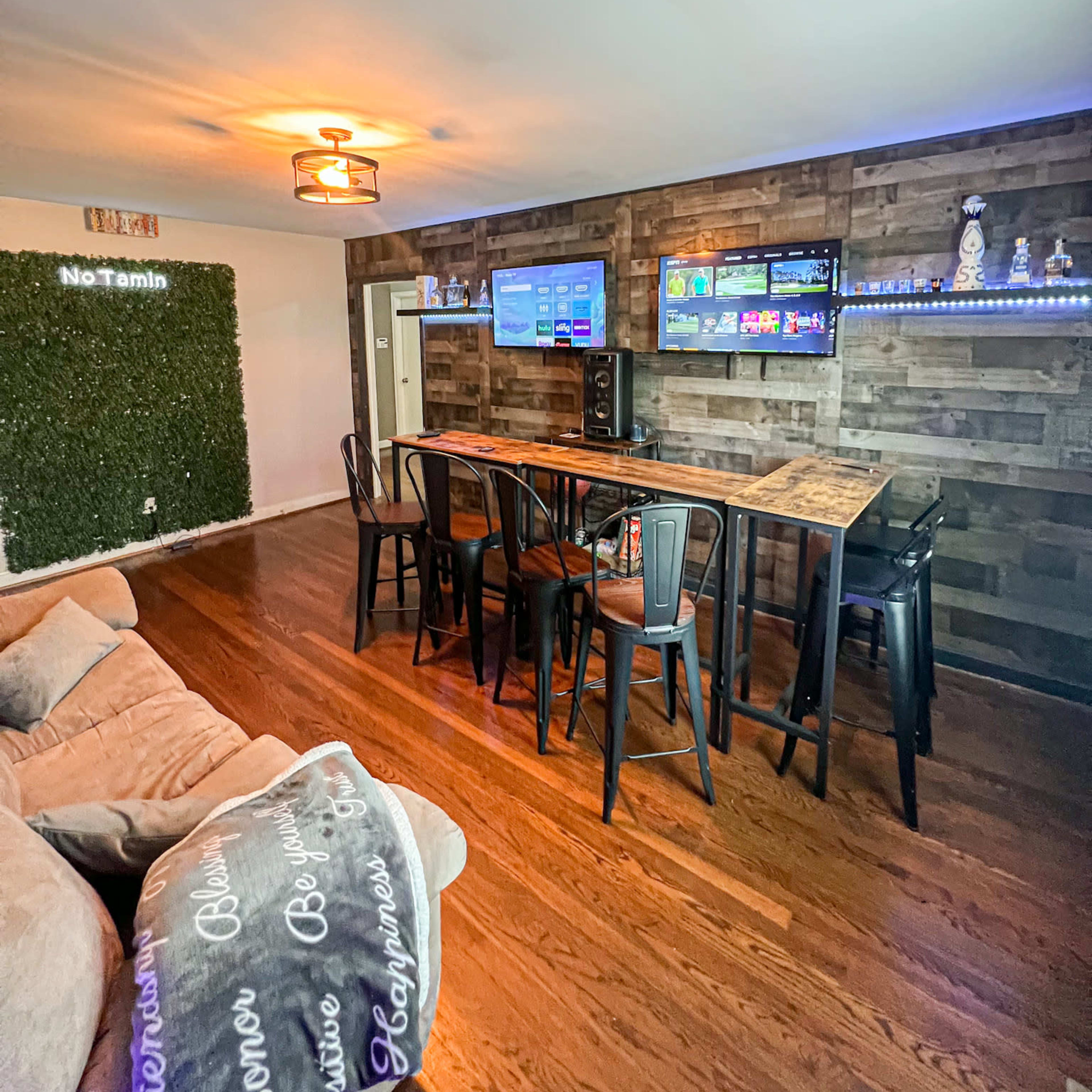 Space for Production Film & Photography Features  Bar Area Image in Hills Park, Atlanta, GA