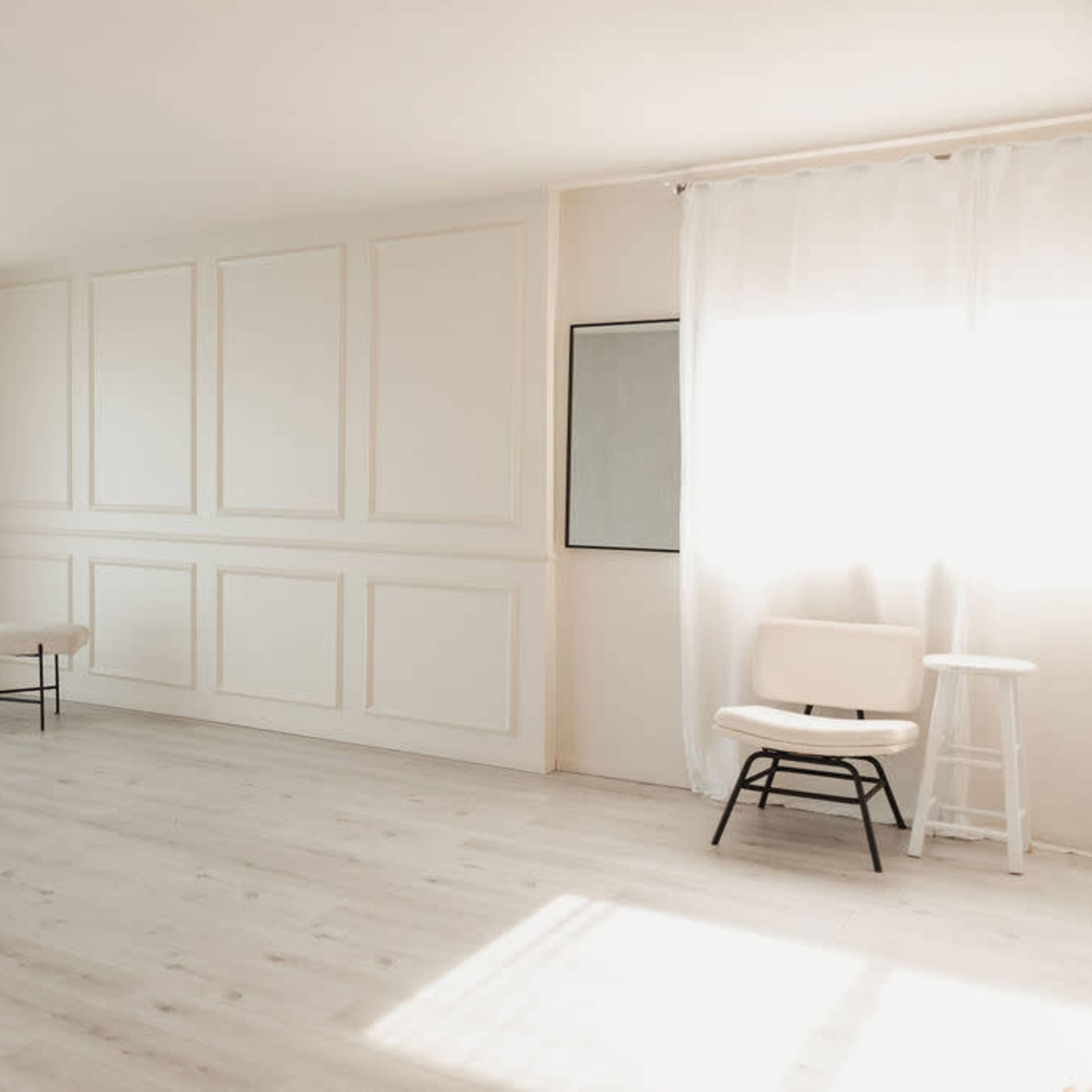 Natural Light Studio With Multiple Backdrops Image in Oak View, Huntington Beach, CA