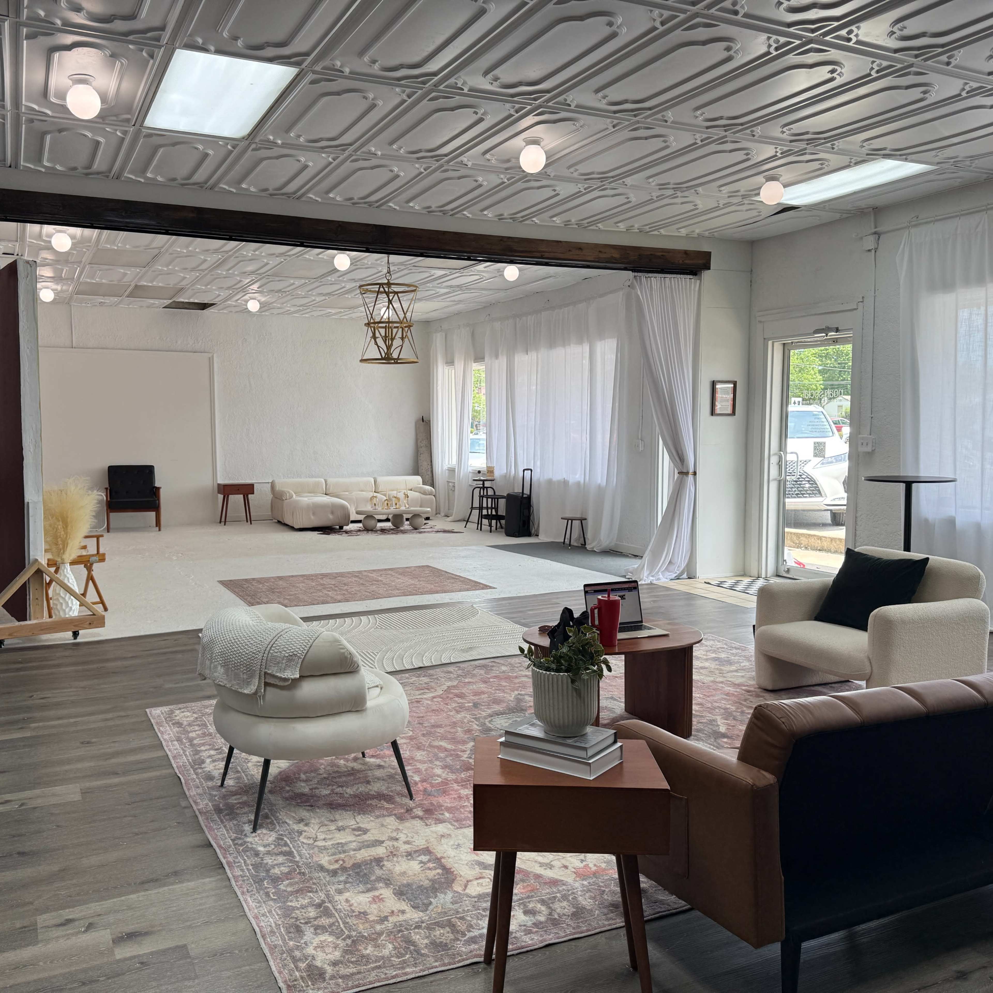 Modern Broken Arrow Studio with Versatile Sets Image in Rose District, Broken Arrow, OK